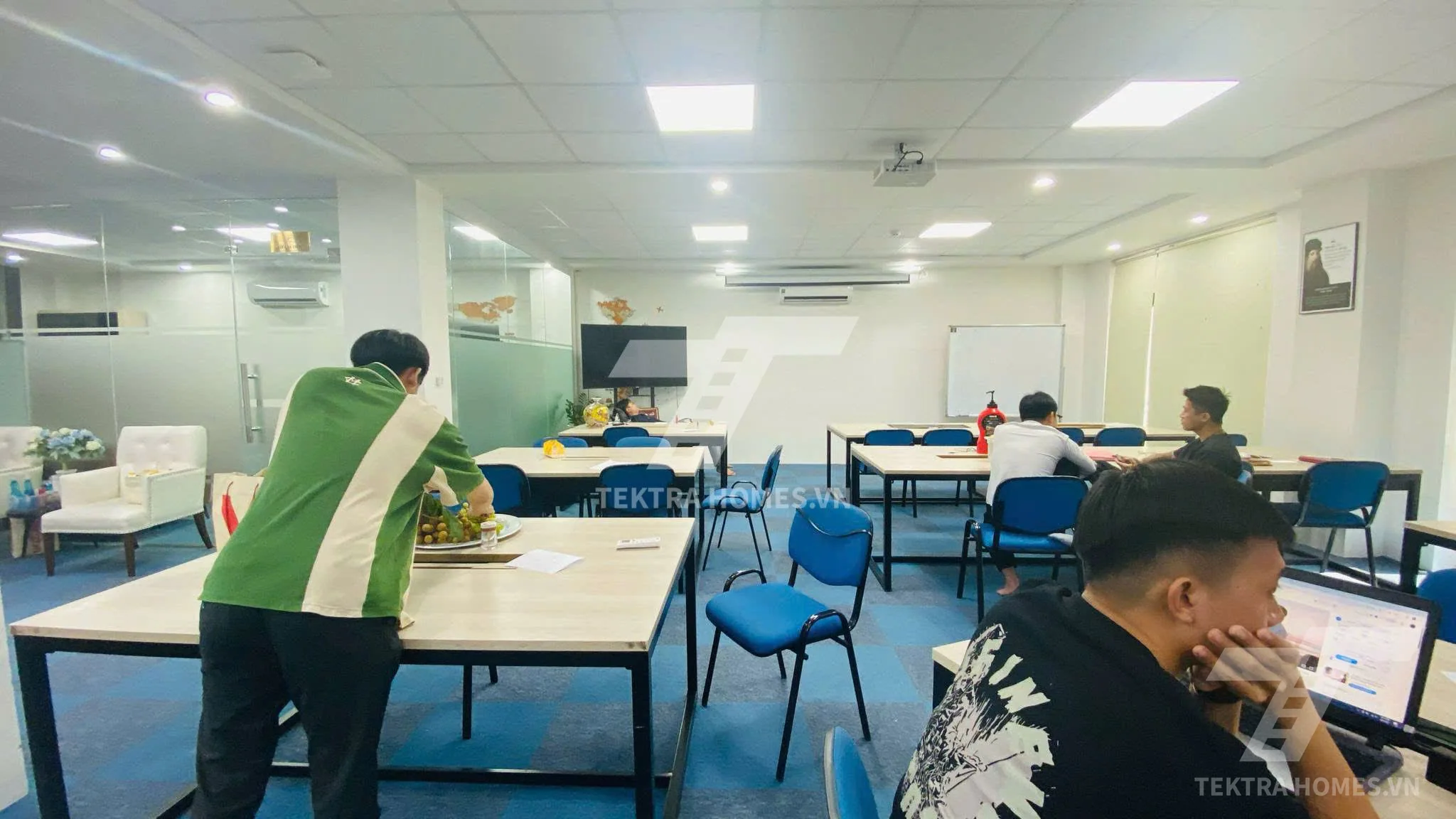 Không gian 2 tại Cho thuê văn phòng trục đường Mạc Thái Tông