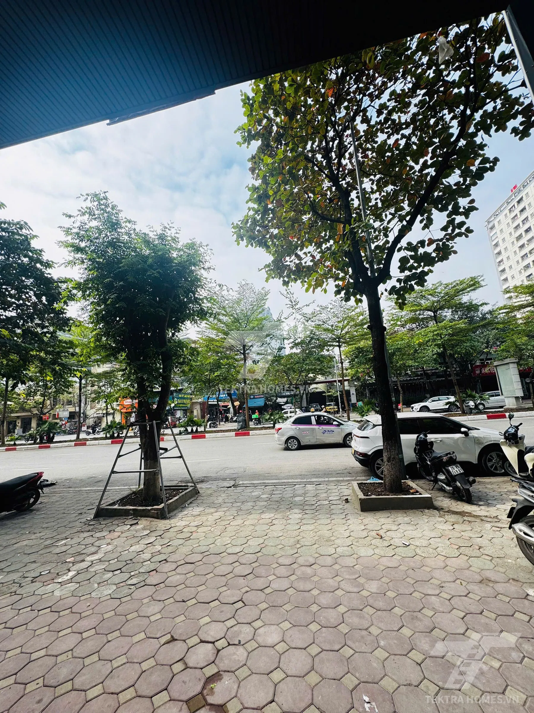 Không gian 4 tại CHo thuê nhà nguyên căn phố Nguyễn Phong Sắc