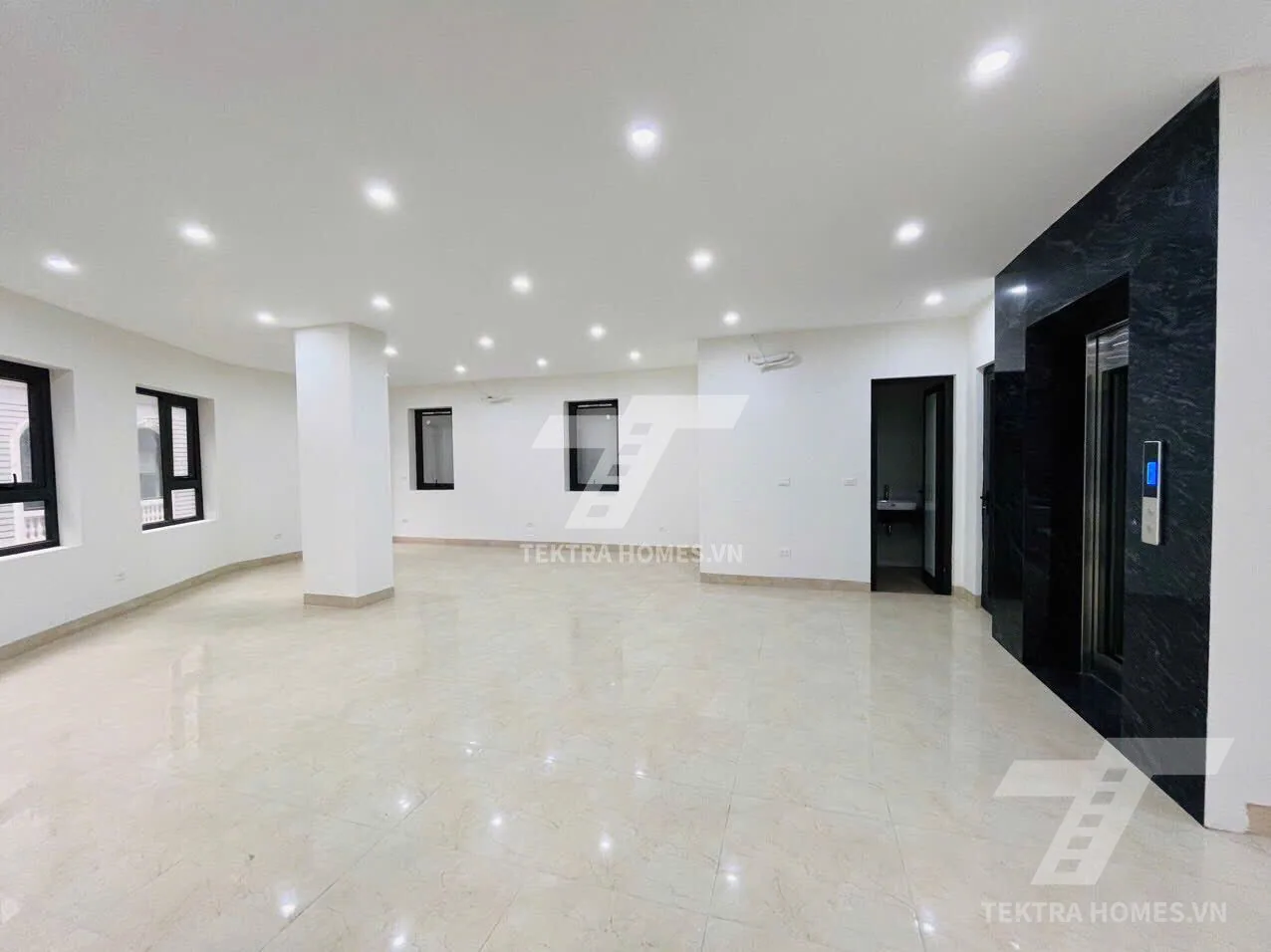 Không gian 2 tại Cho thuê văn phòng 2 mặt thoáng trục Trần Thái Tông
