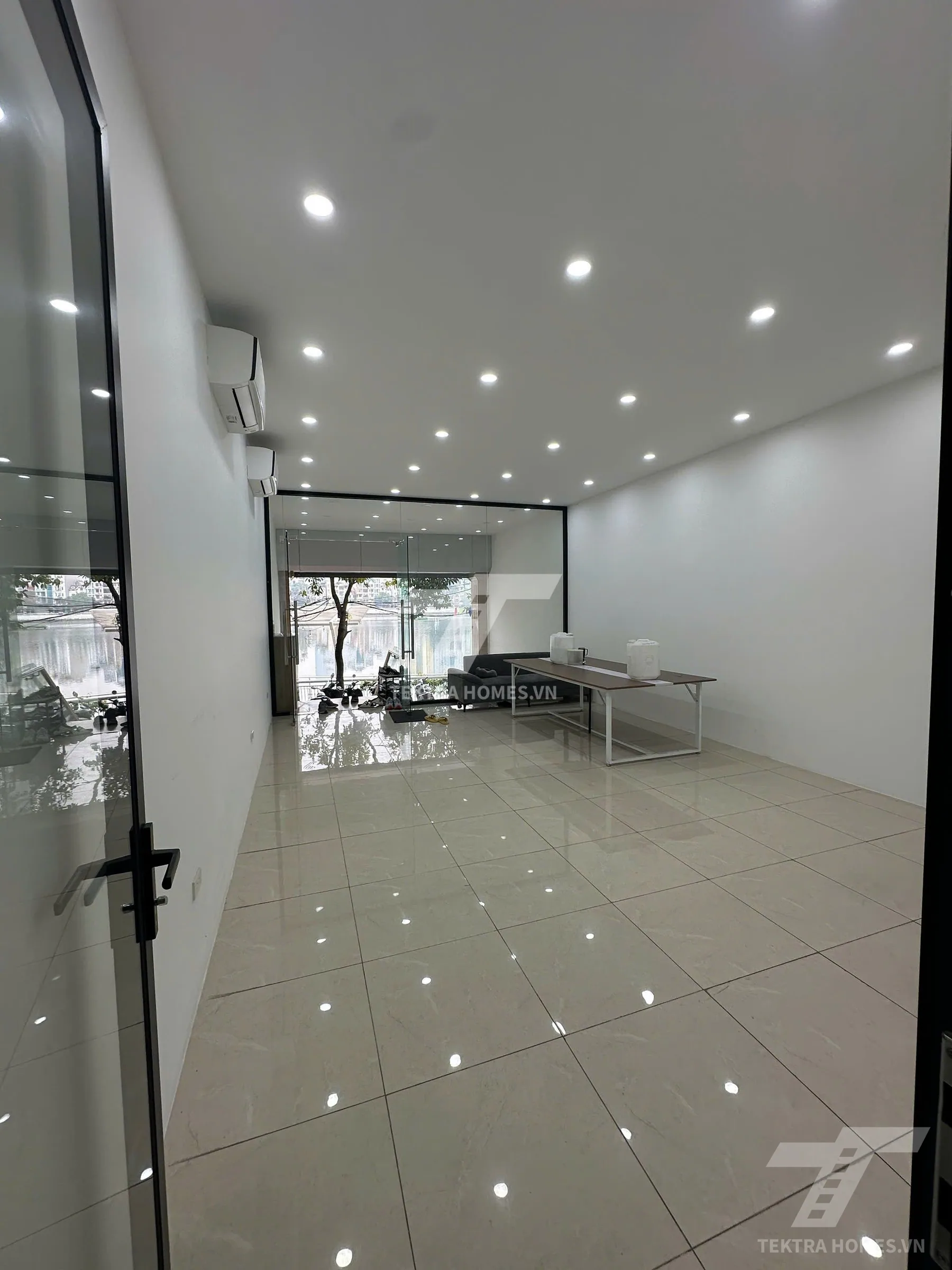Không gian 3 tại Cho thuê văn phòng view hồ Hoàng Cầu