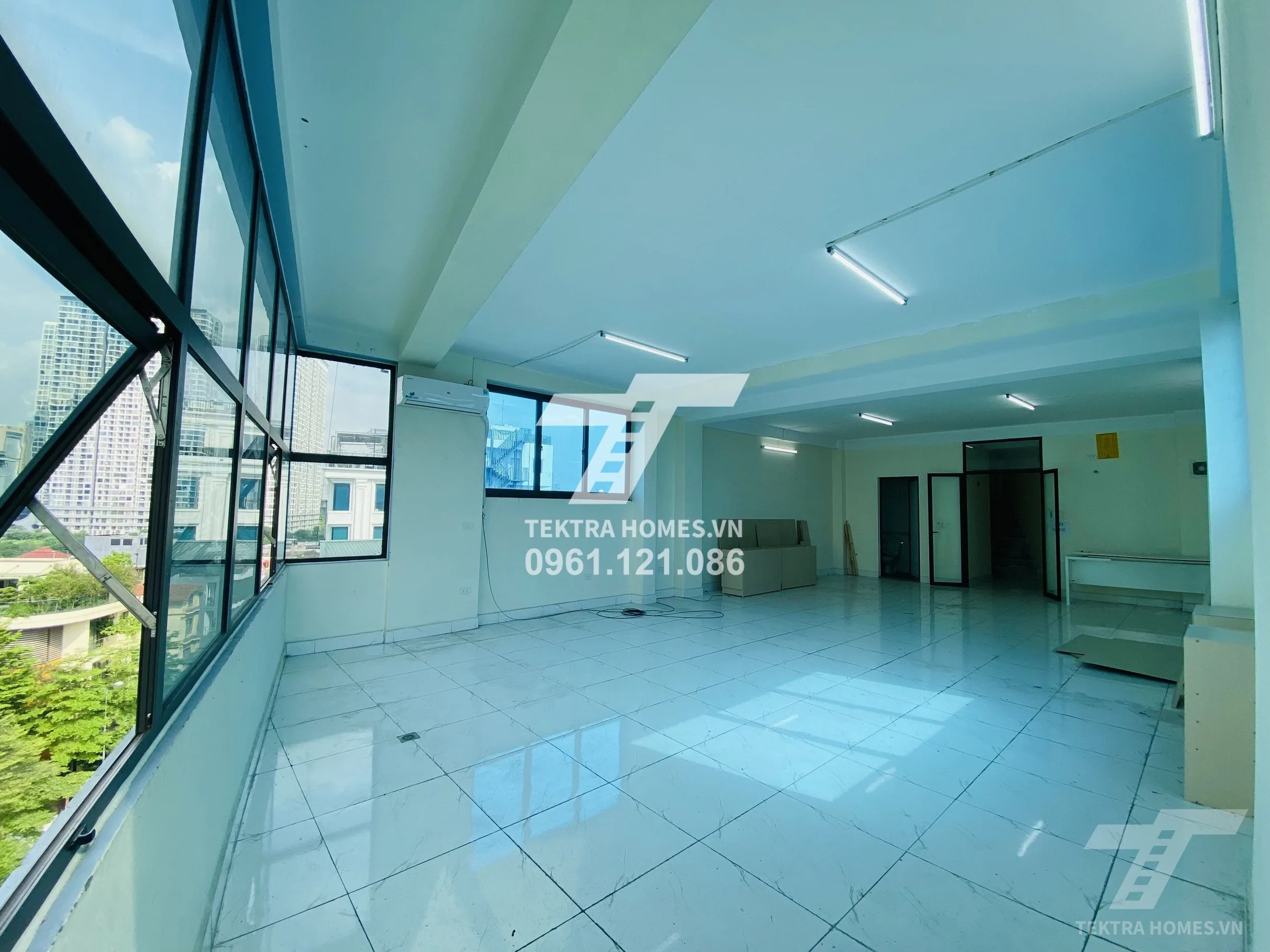 Không gian 3 tại Tòa văn phòng Mễ Trì Hạ, view công viên Mễ Trì