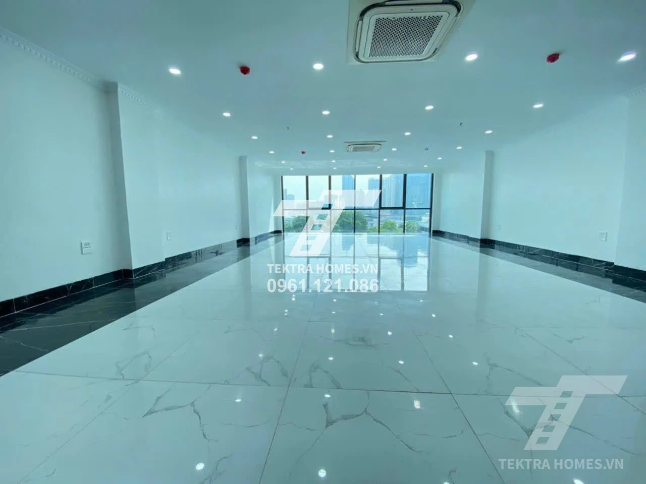 Không gian 2 tại Cho thuê văn phòng ngay mặt đường Khuất Duy Tiến