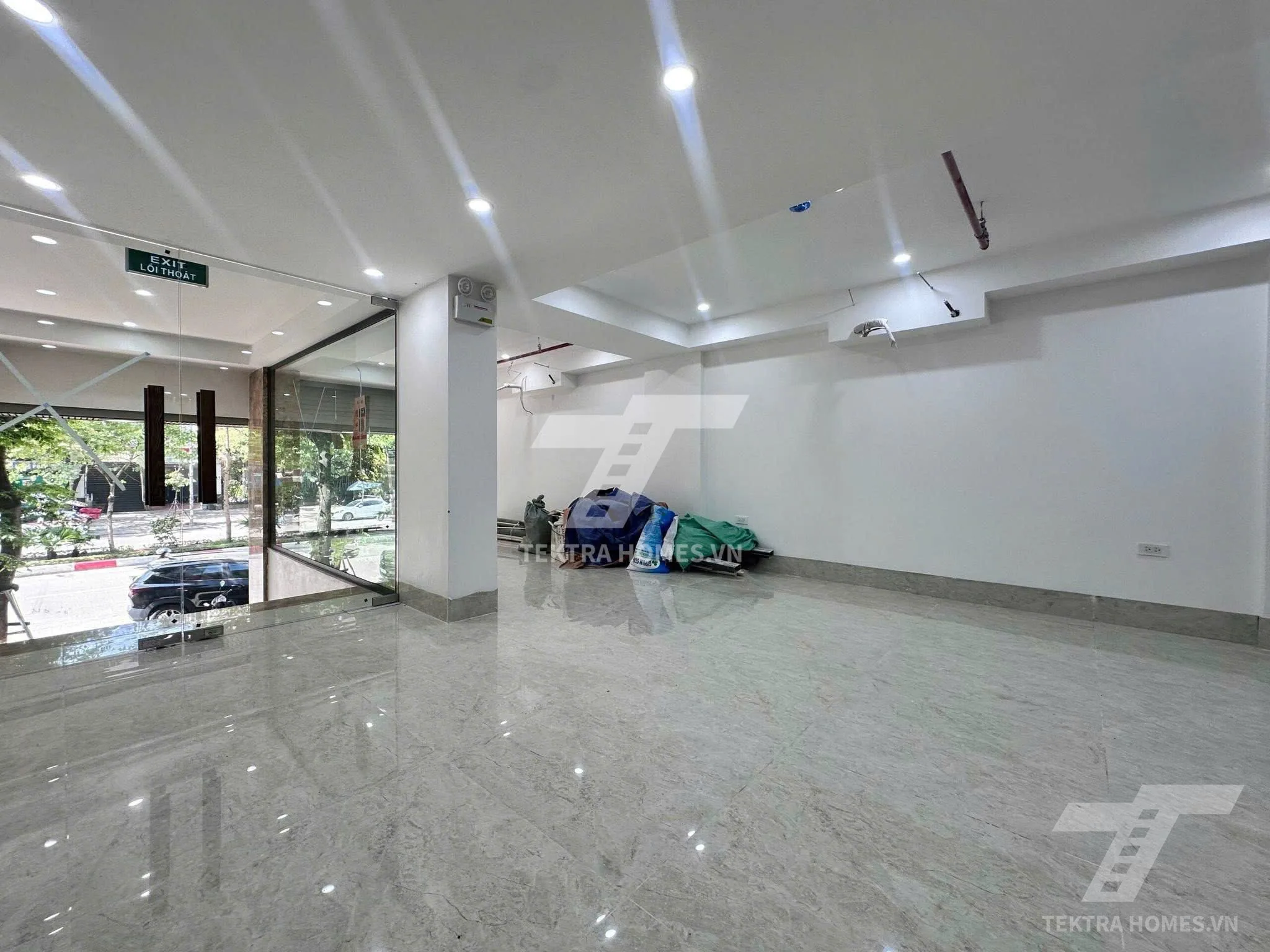 Không gian 5 tại CHo thuê nhà nguyên căn phố Nguyễn Phong Sắc