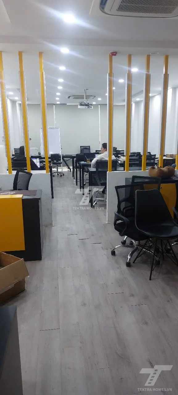 Không gian 2 tại Cho thuê văn phòng mặt đường Nguyễn Ngọc Vũ.