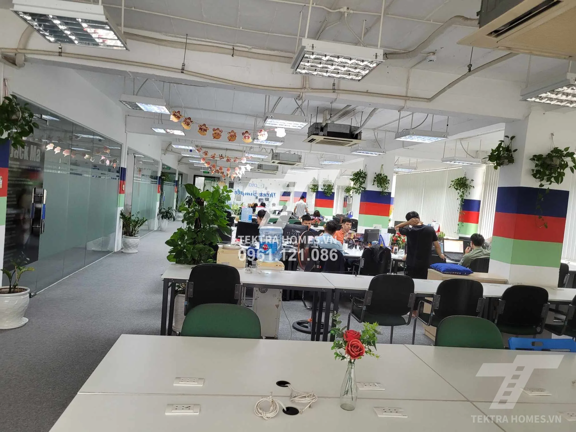 Không gian 4 tại Cho thuê văn phòng full nội thất ngay ngã tư Lê Đại Hành
