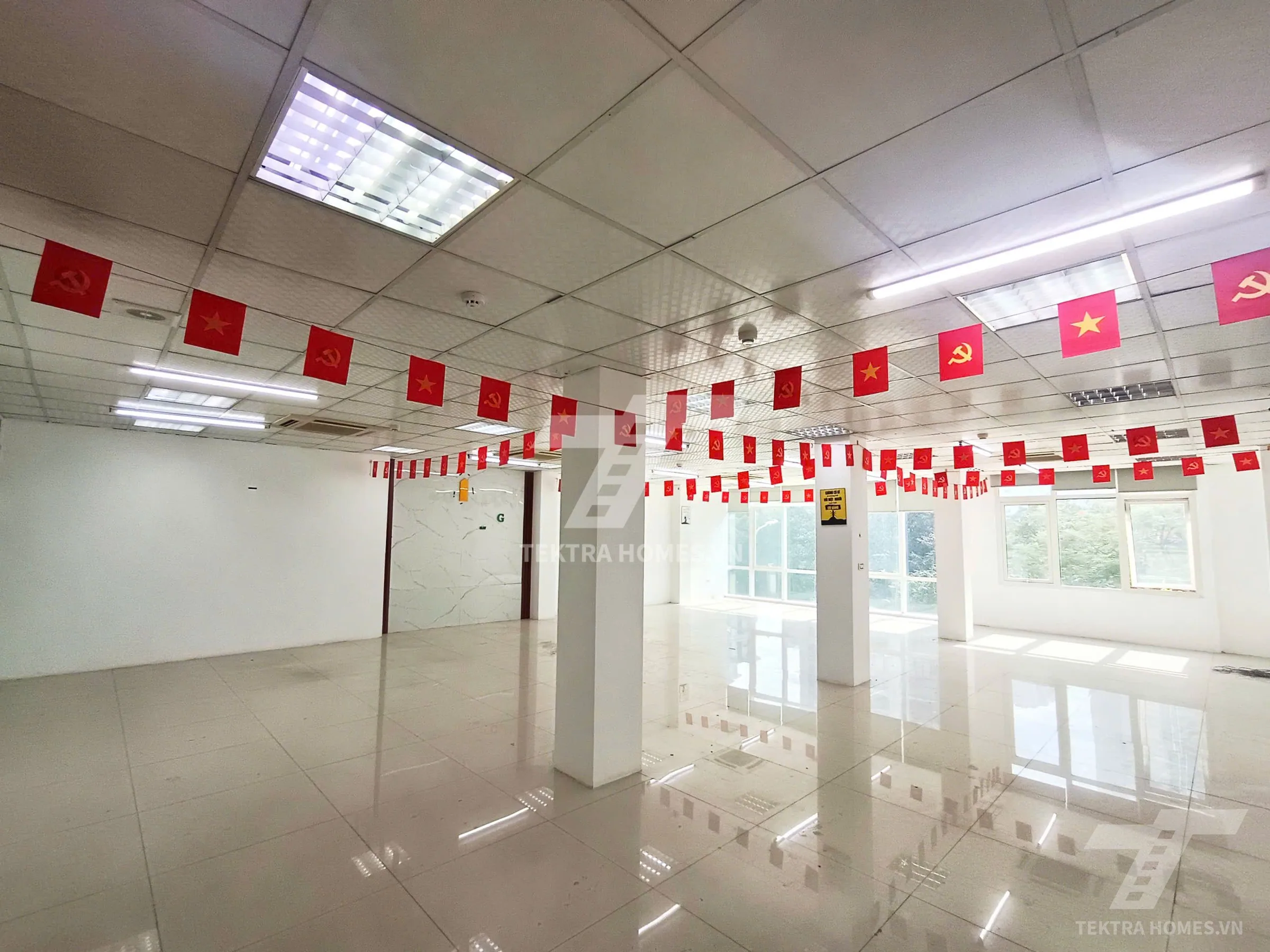 Không gian 4 tại Cho thuê văn phòng trục phố Duy Tân