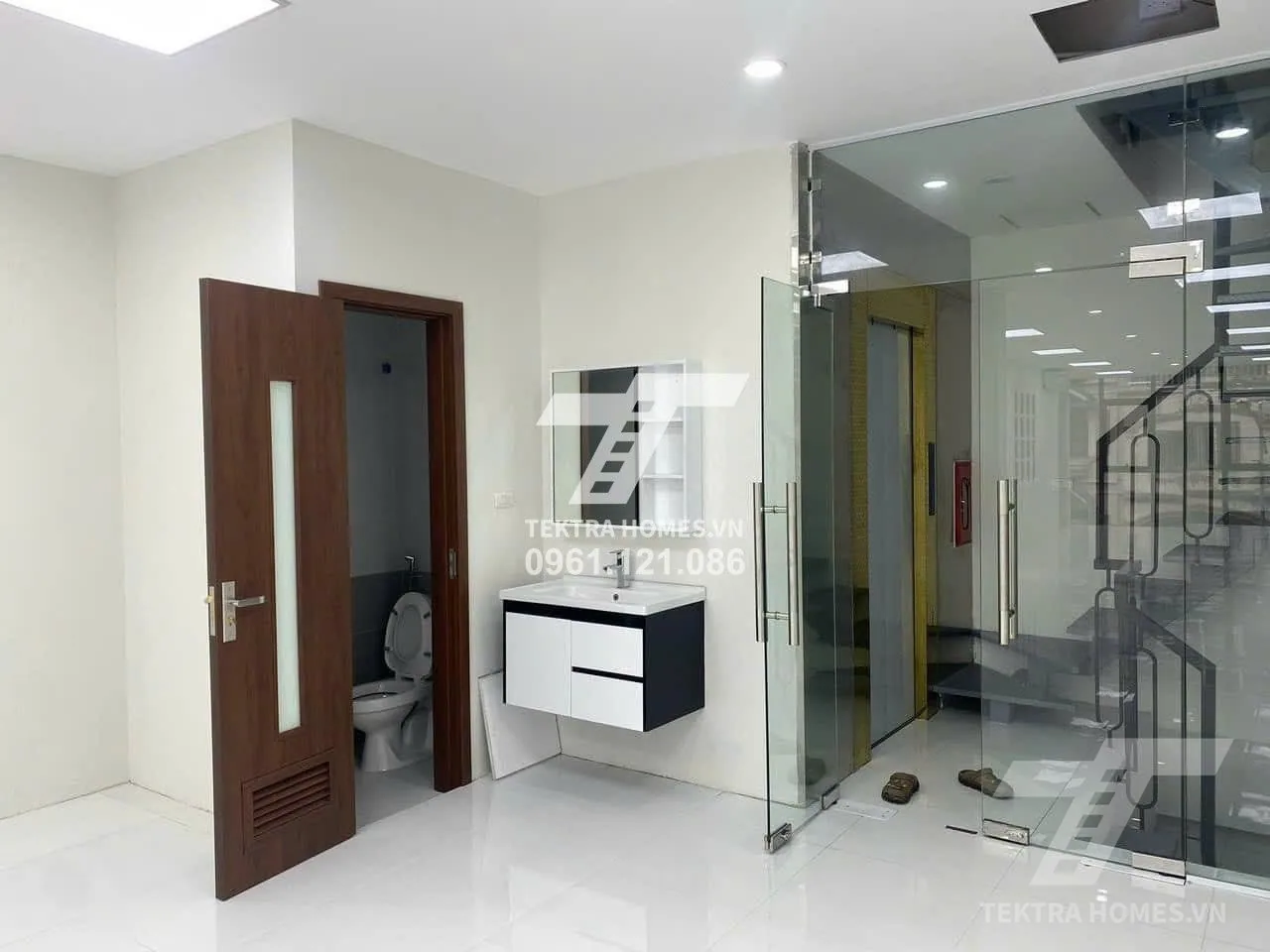 Không gian 2 tại Cho thuê tòa văn phòng 80m2x4 tầng ngay Thụy Khuê
