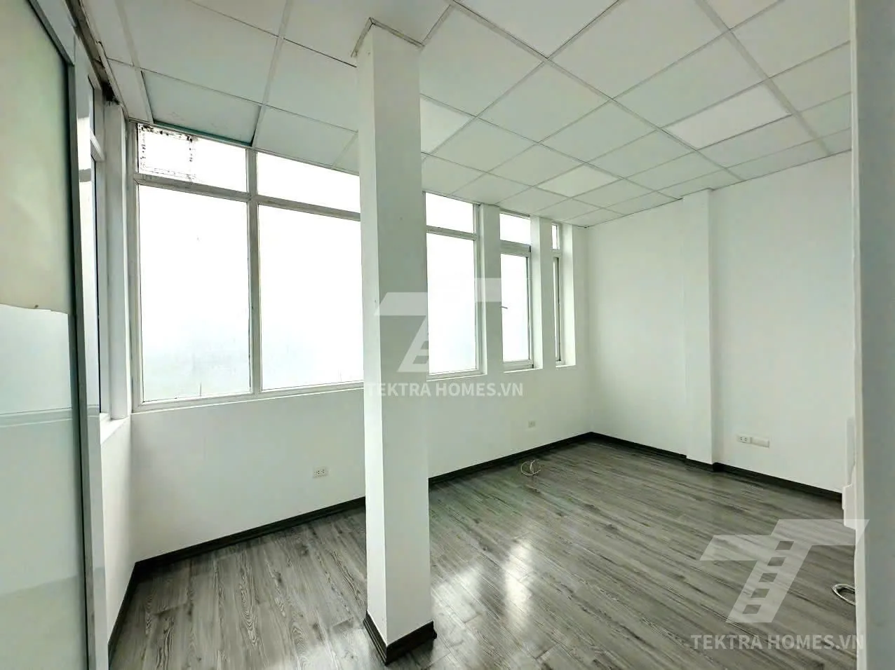 Không gian 3 tại Cho thuê văn phòng nhỏ mặt đường Hoàng Quốc Việt