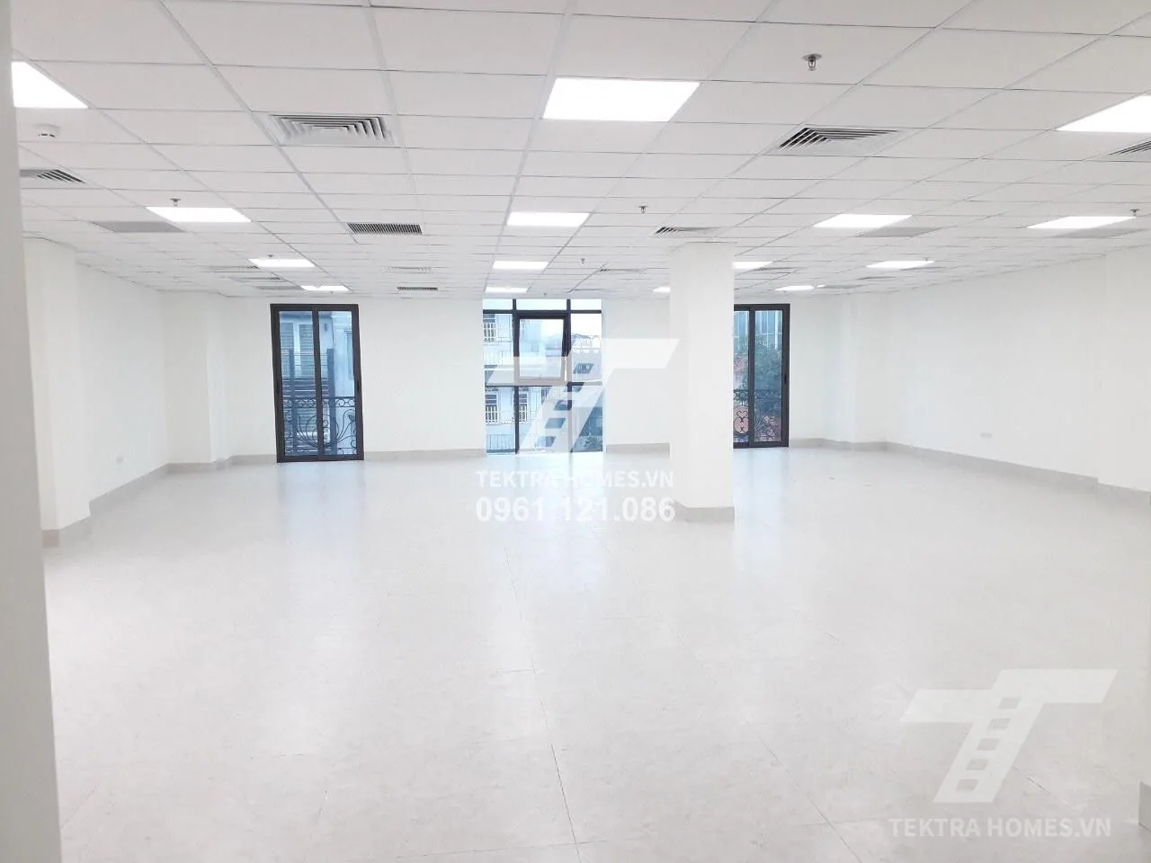 Không gian 5 tại Tòa văn phòng mặt đường Phố Huế