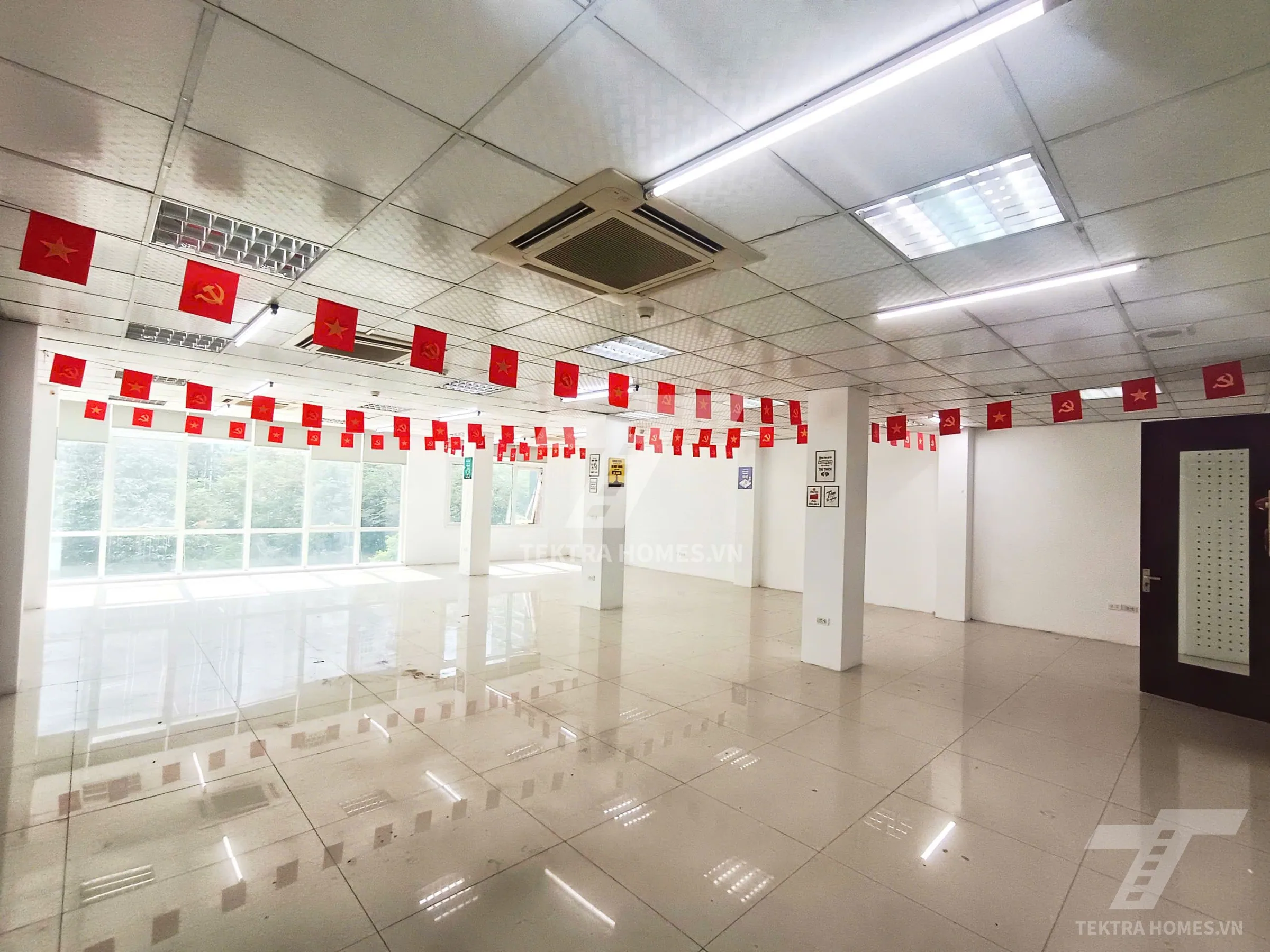 Không gian 3 tại Cho thuê văn phòng trục phố Duy Tân