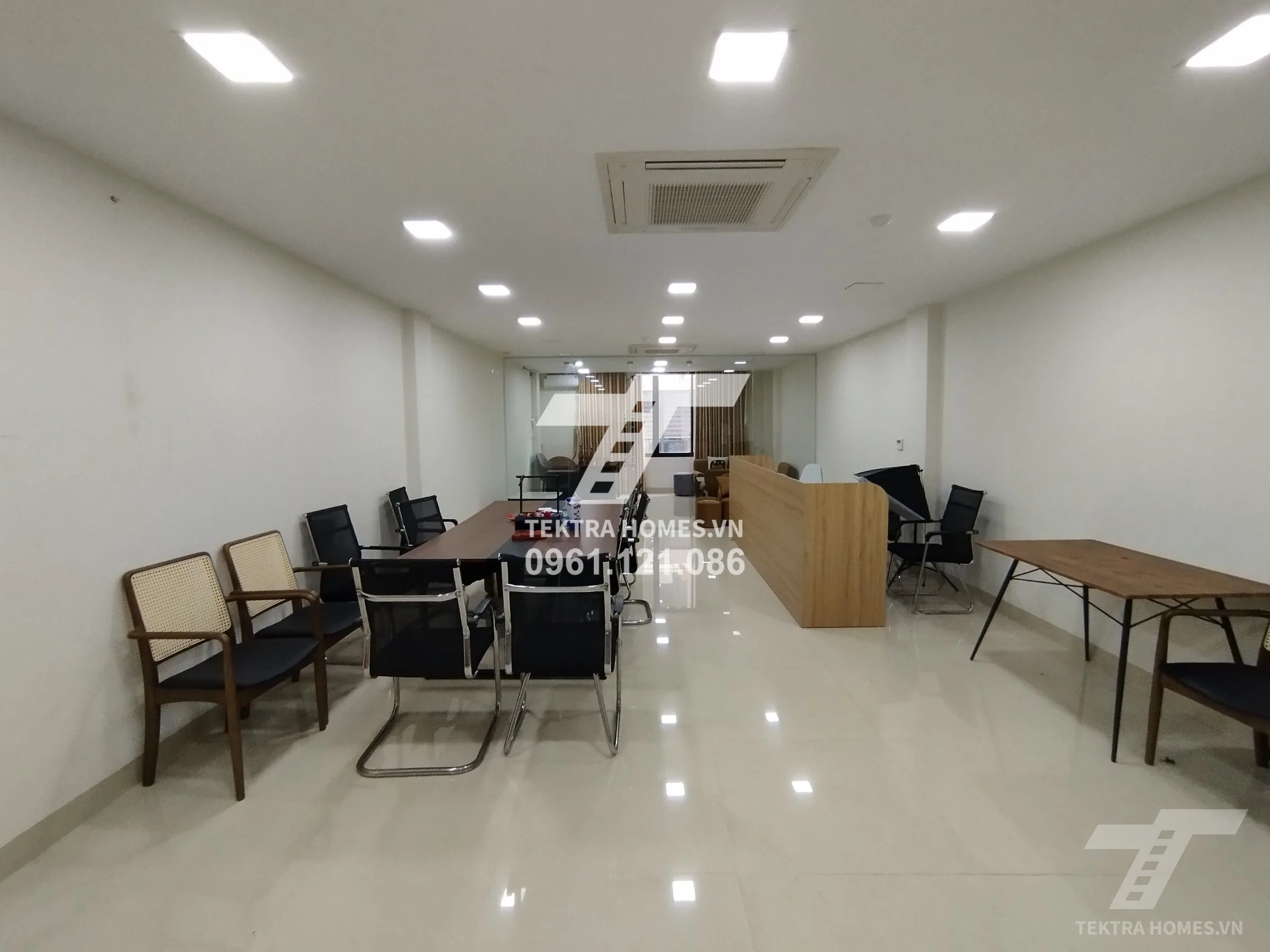Không gian 3 tại Cho thuê văn phòng mới tinh ngay Trung Kính