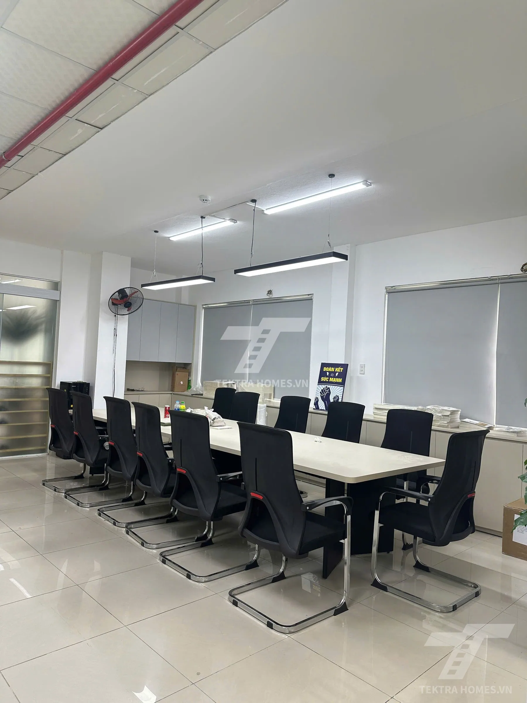 Cho thuê văn phòng full nội thất phố Đức Diễn