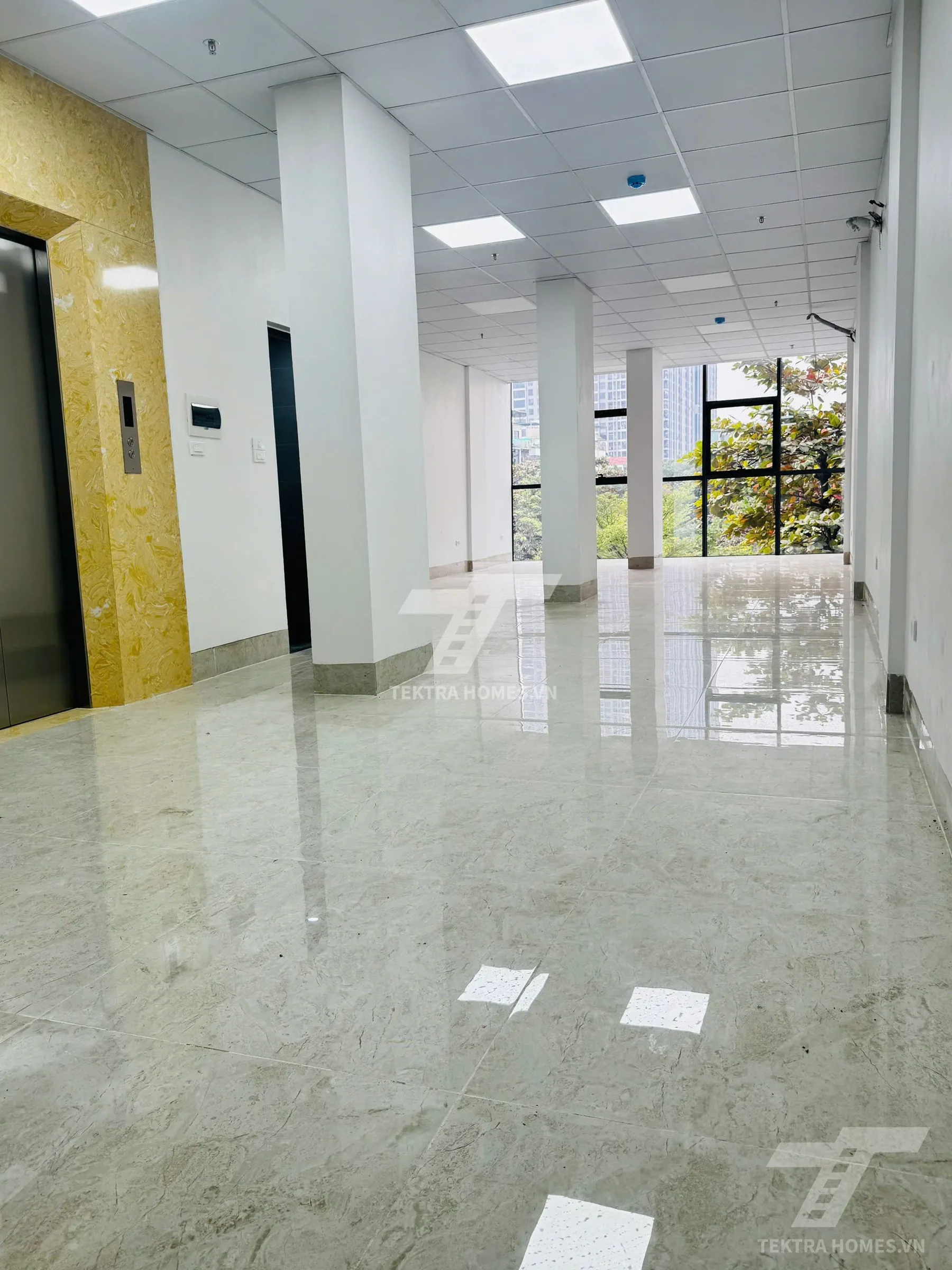 Không gian 2 tại CHo thuê nhà nguyên căn phố Nguyễn Phong Sắc