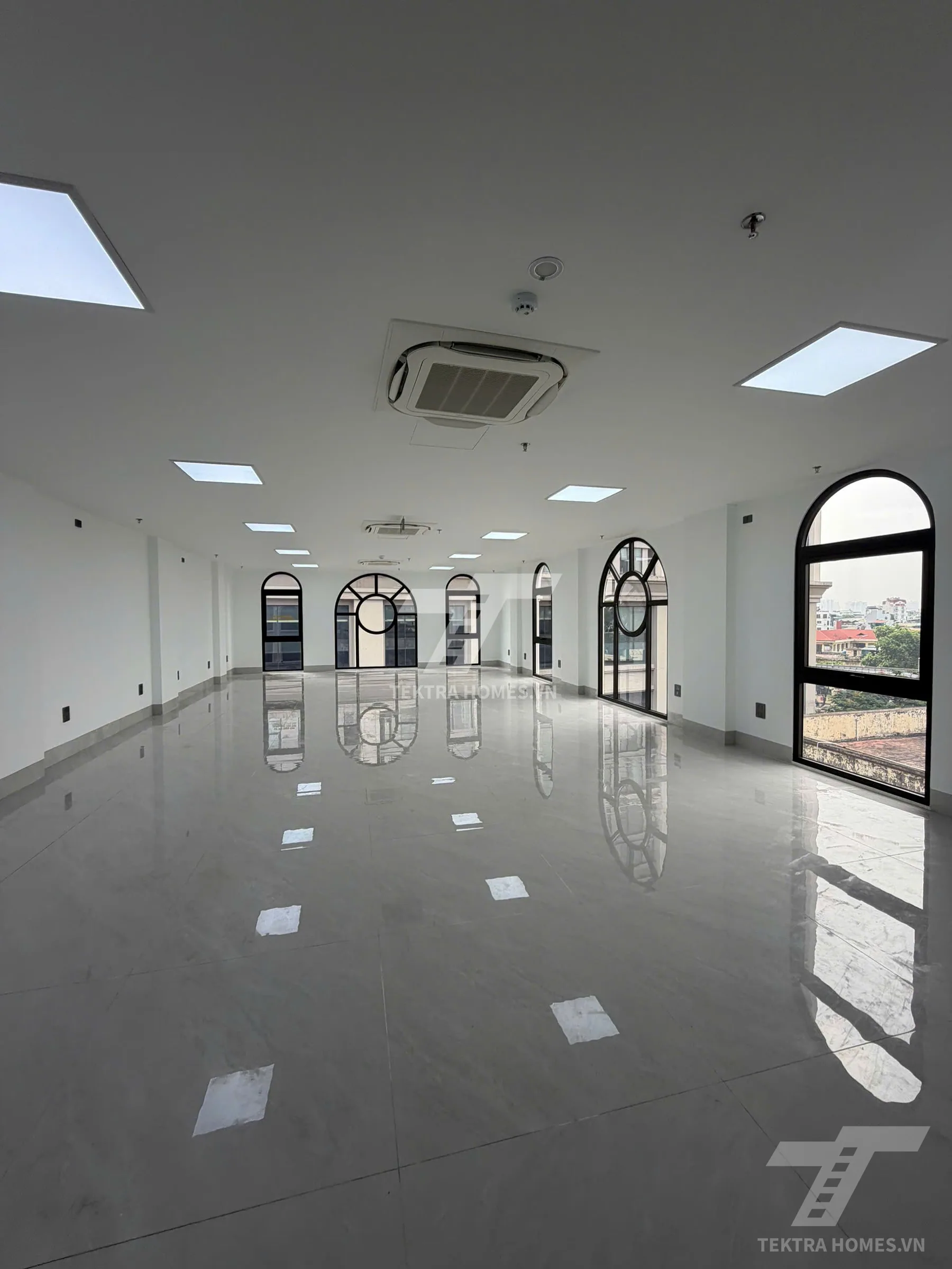Không gian 3 tại Cho thuê văn phòng mới đẹp phố Cự Lộc