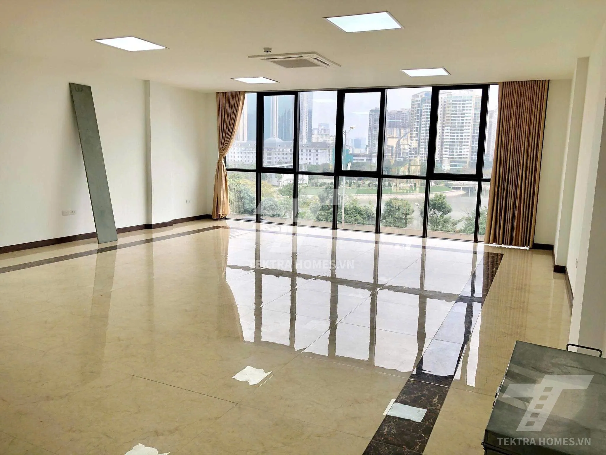 Không gian 5 tại Cho thuê văn phòng view công viên mặt đường Khuất Duy Tiến