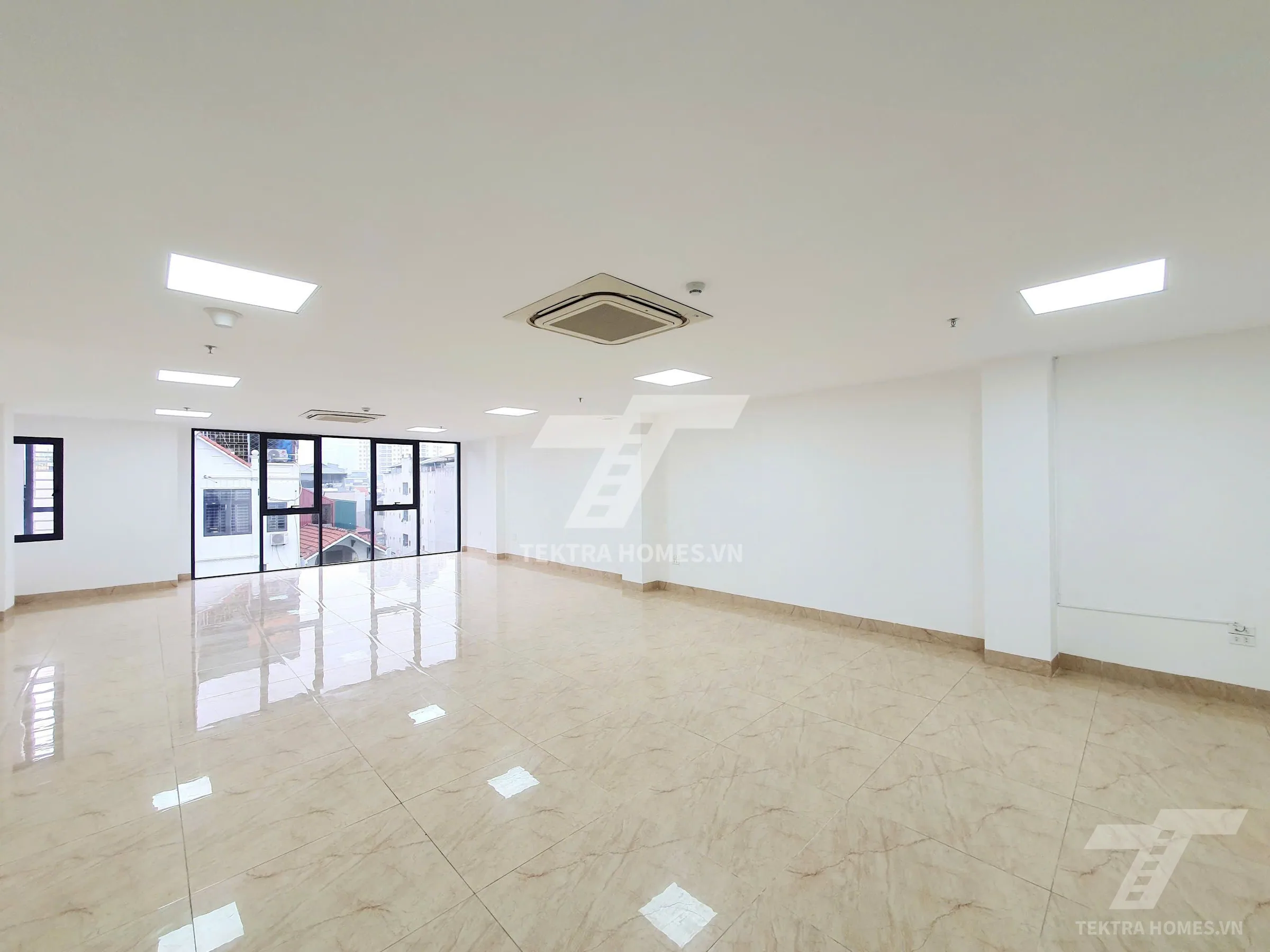 Không gian 4 tại Cho thuê văn phòng trục mặt đường Dịch Vọng Hậu.