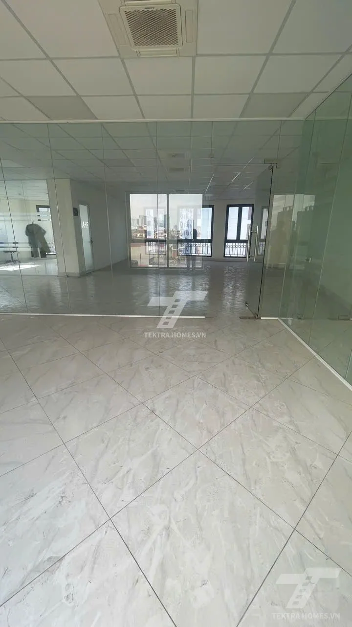 Không gian 5 tại Cho thuê văn phòng giá rẻ mặt đường Khúc Thừa Dụ