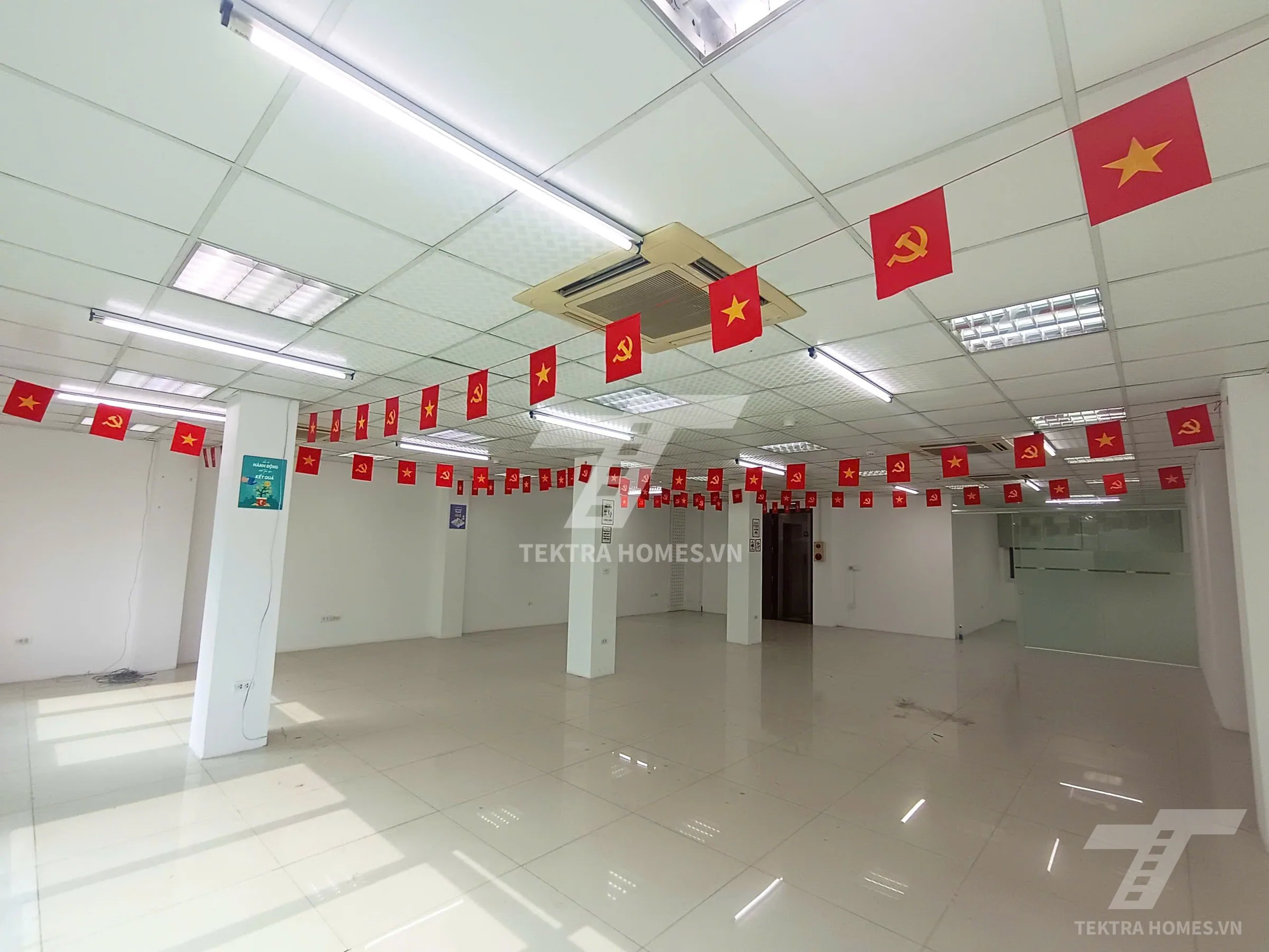 Không gian 5 tại Cho thuê văn phòng trục phố Duy Tân