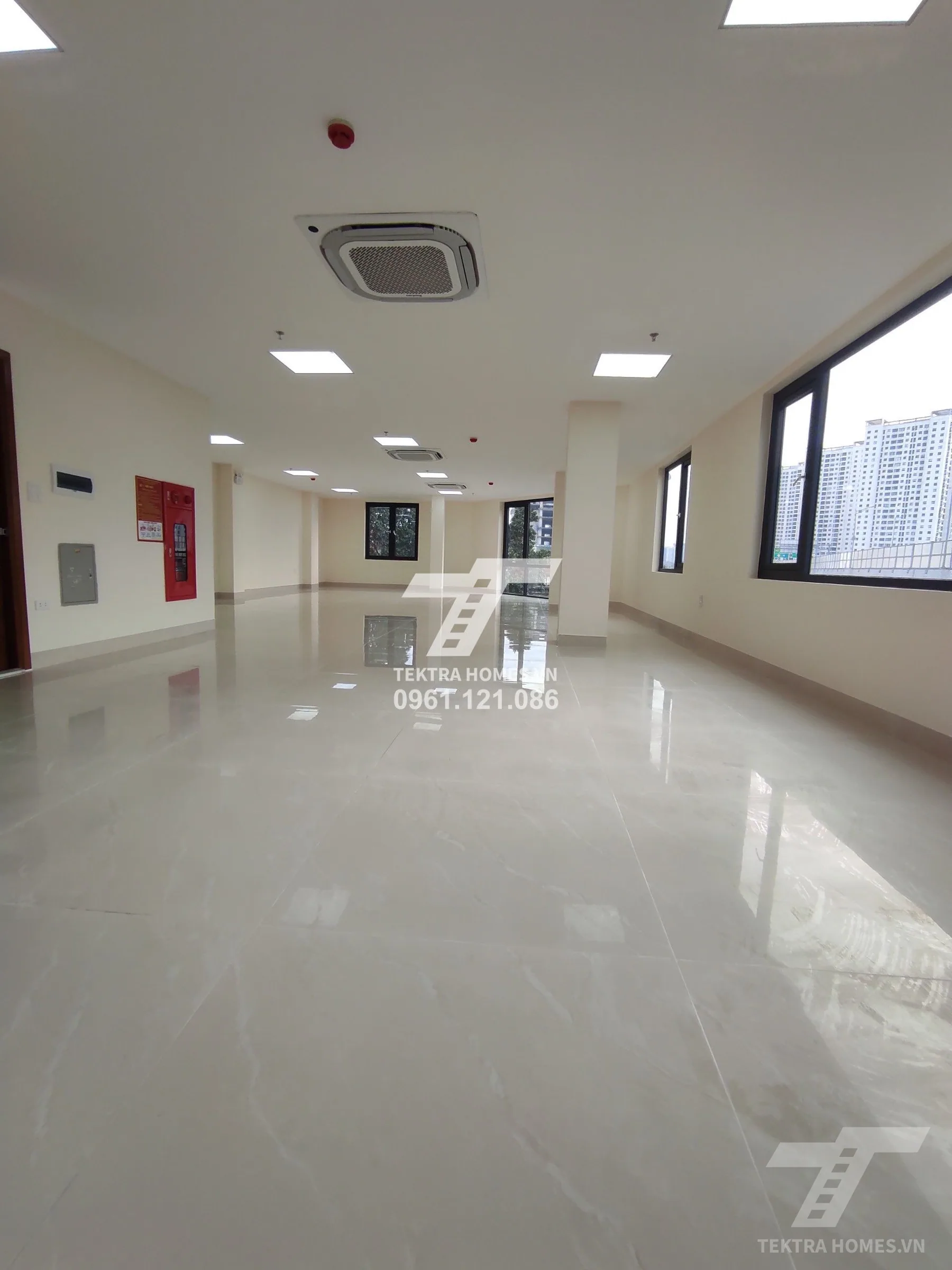 Cho thuê văn phòng mặt đường Phạm Văn Đồng