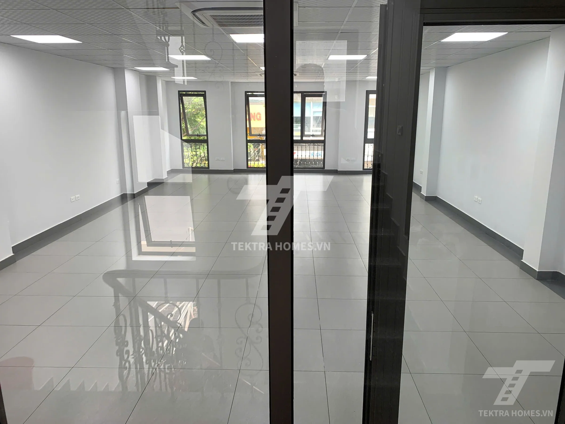 Không gian 5 tại Cho thuê văn phòng chia sẵn 2 phòng vách kính tại Trần Thái Tông
