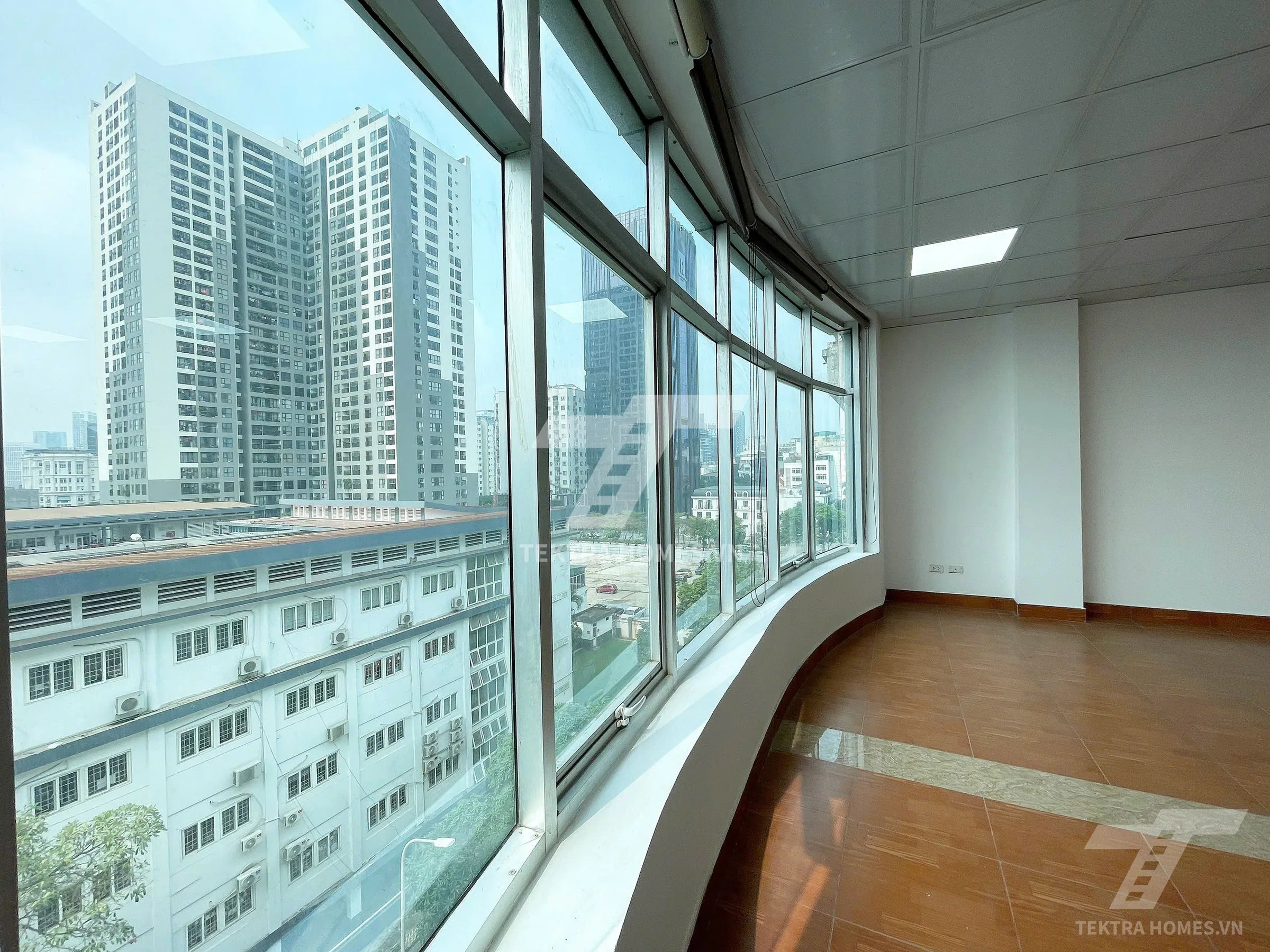 Không gian 2 tại cho thuê văn phòng giá rẻ phố Thọ Tháp