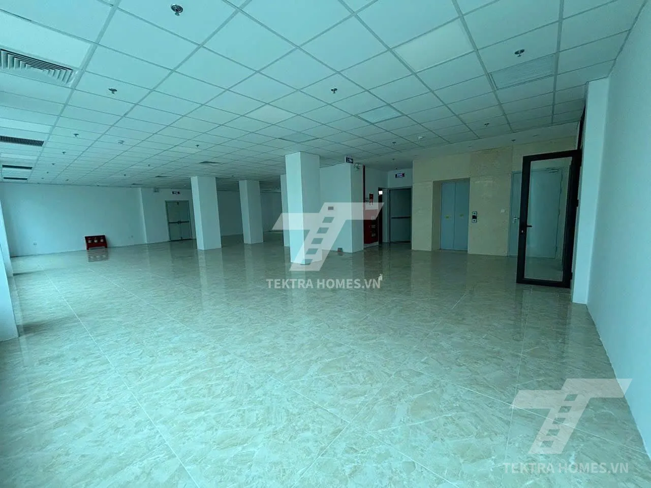 Không gian 5 tại Toà văn phòng 249 Hoàng Quốc Việt