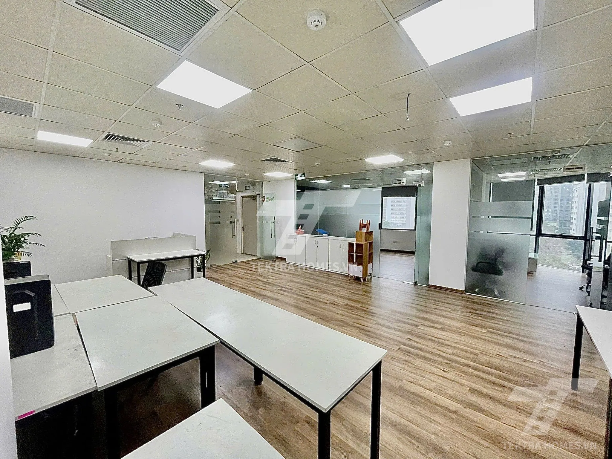 Không gian 4 tại Cho thuê văn phòng 150m2 tại ngõ 11 Duy Tân