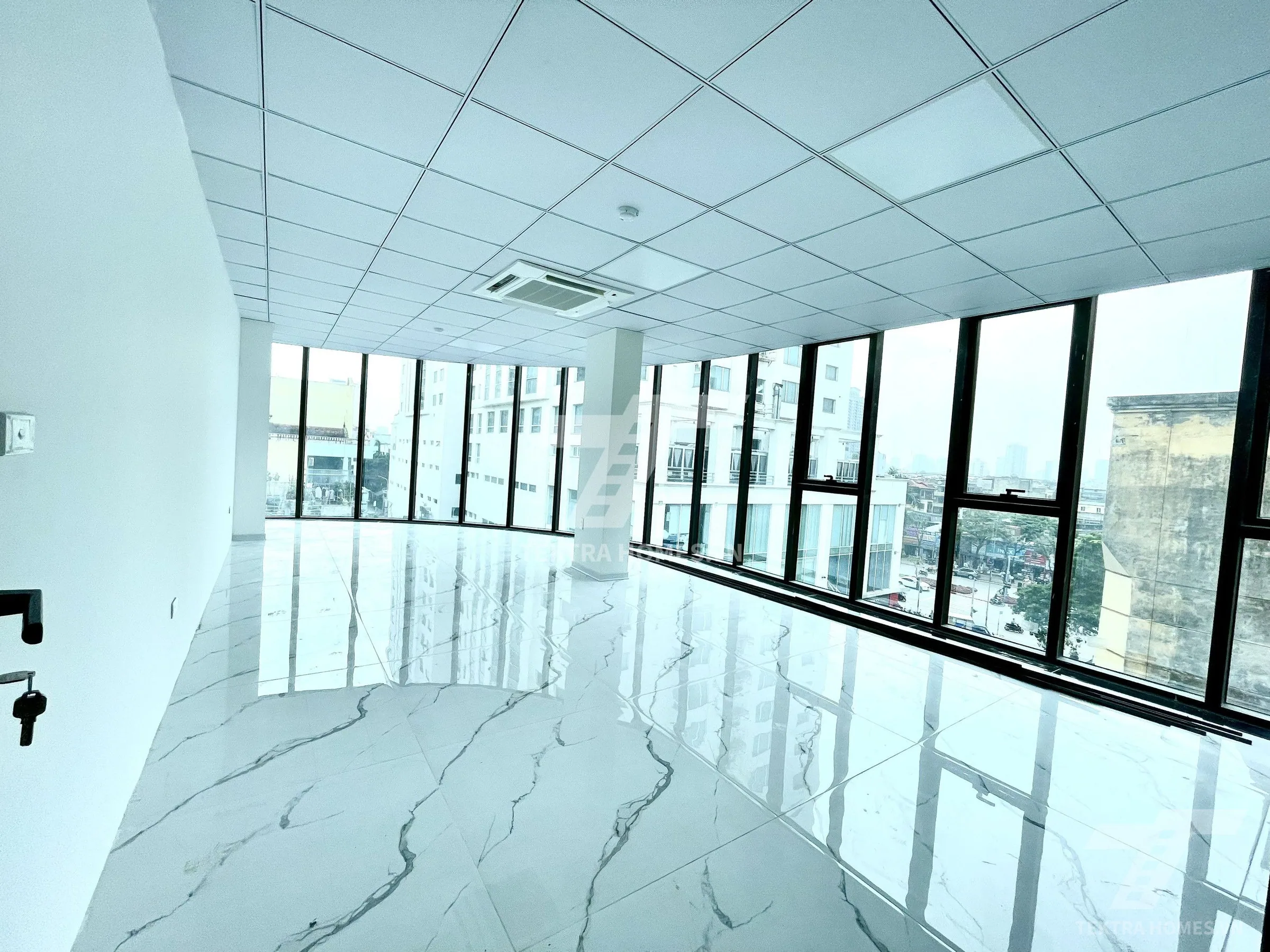 Không gian 5 tại Cho thuê văn phòng full kính rất đẹp ngõ 106 Hoàng Quốc Việt