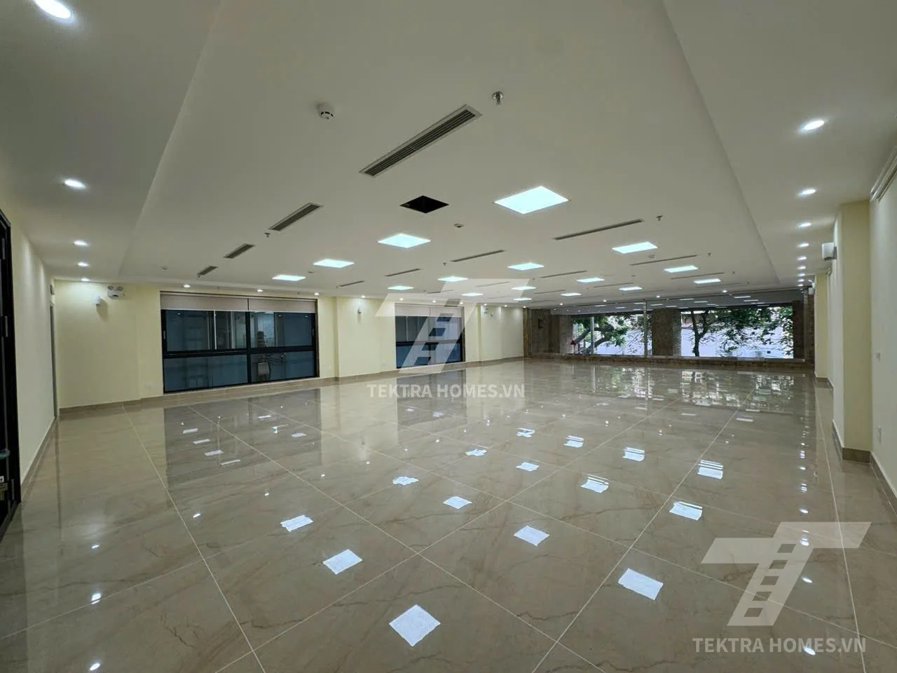 Không gian 4 tại Cho thuê văn phòng rộng măt đường Hoàng Ngân