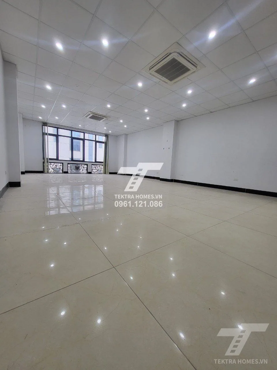 Không gian 5 tại Cho thuê văn phòng tại trục đường Lac Long Quân