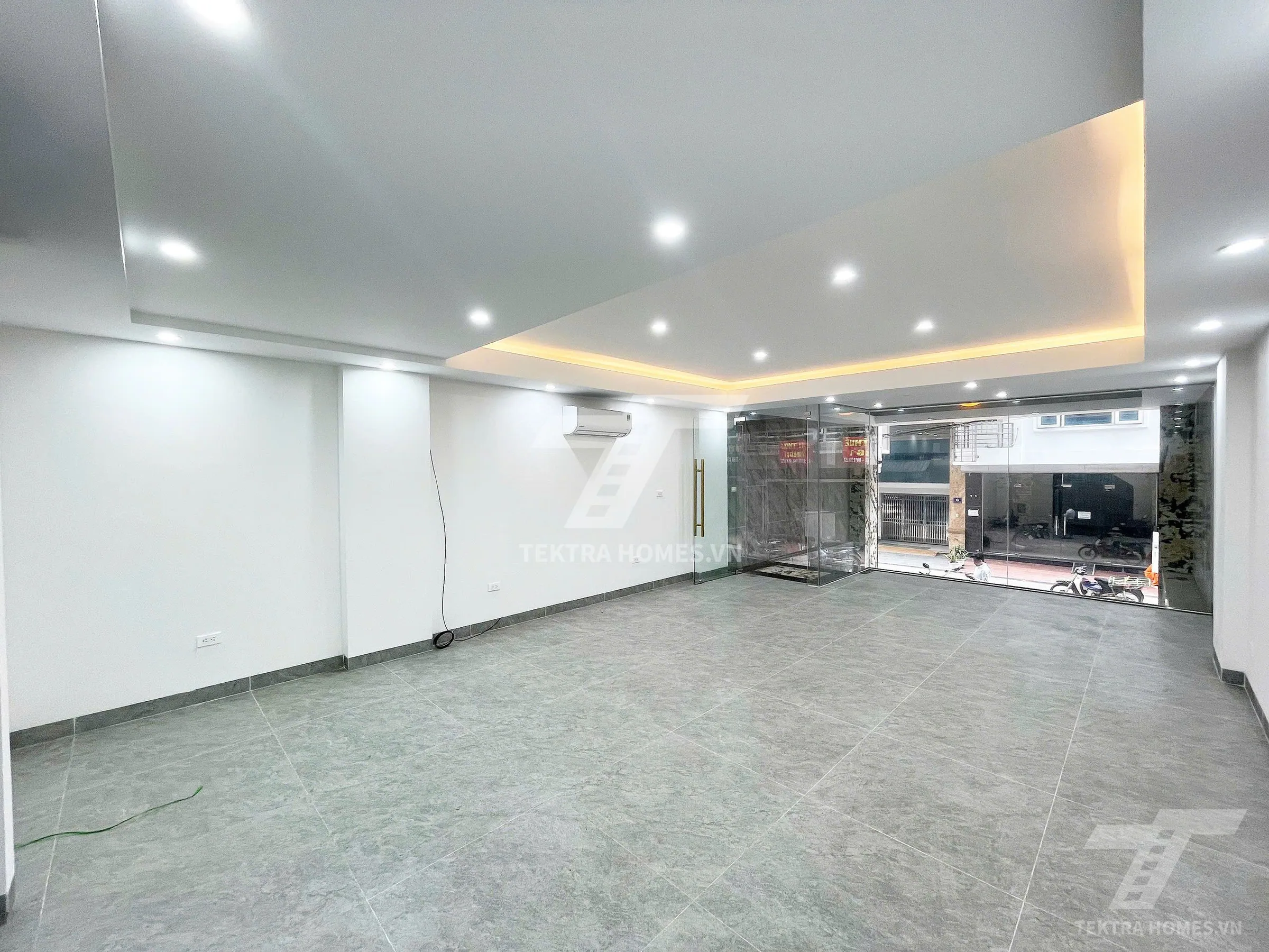 Không gian 2 tại Cho thuê vp siêu đẹp phố Dương Khuê Mai Dịch  Hà Nội