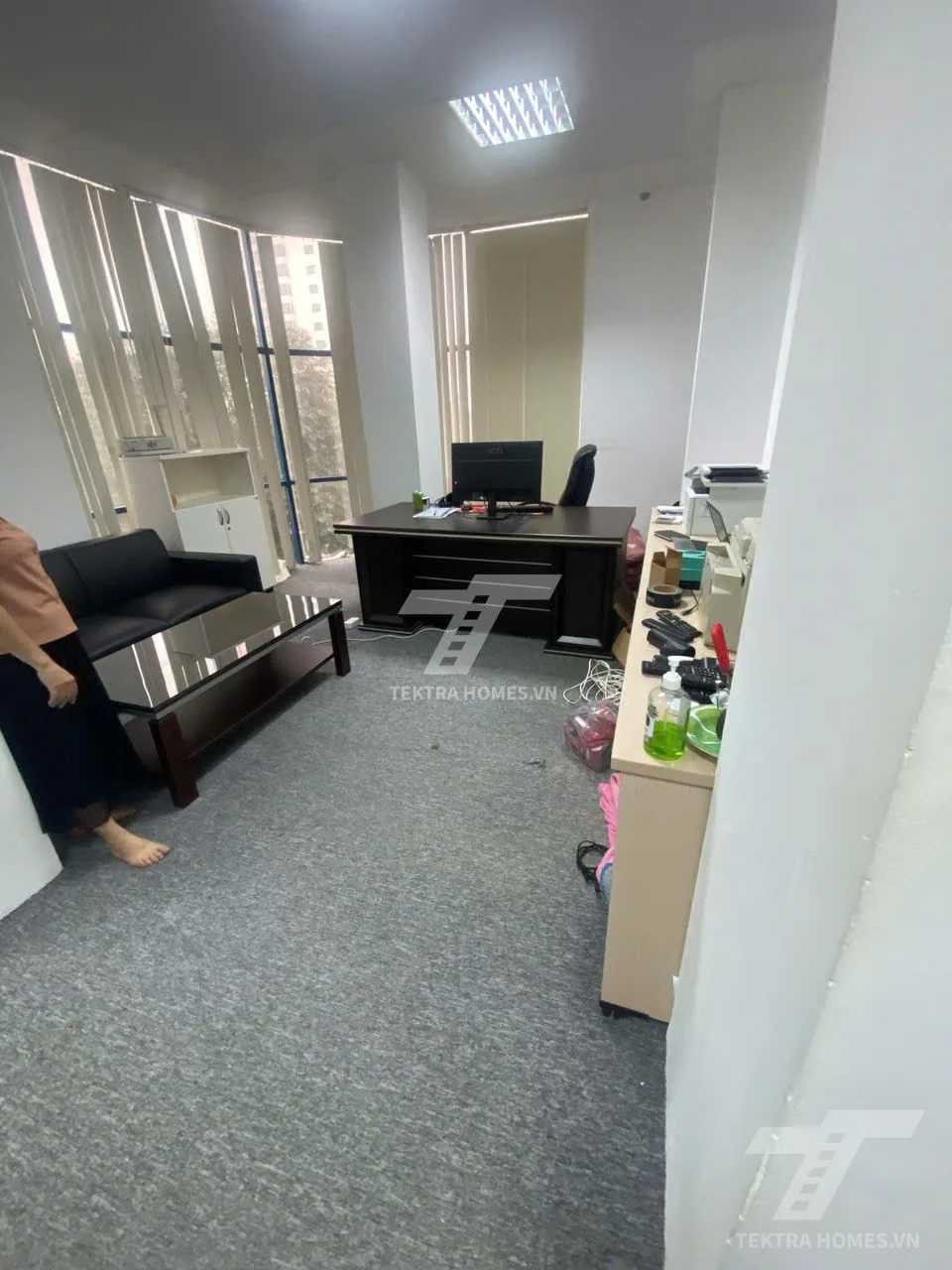 Không gian 2 tại Cho thuê văn phòng mặt đường Hoàng Quốc Việt.