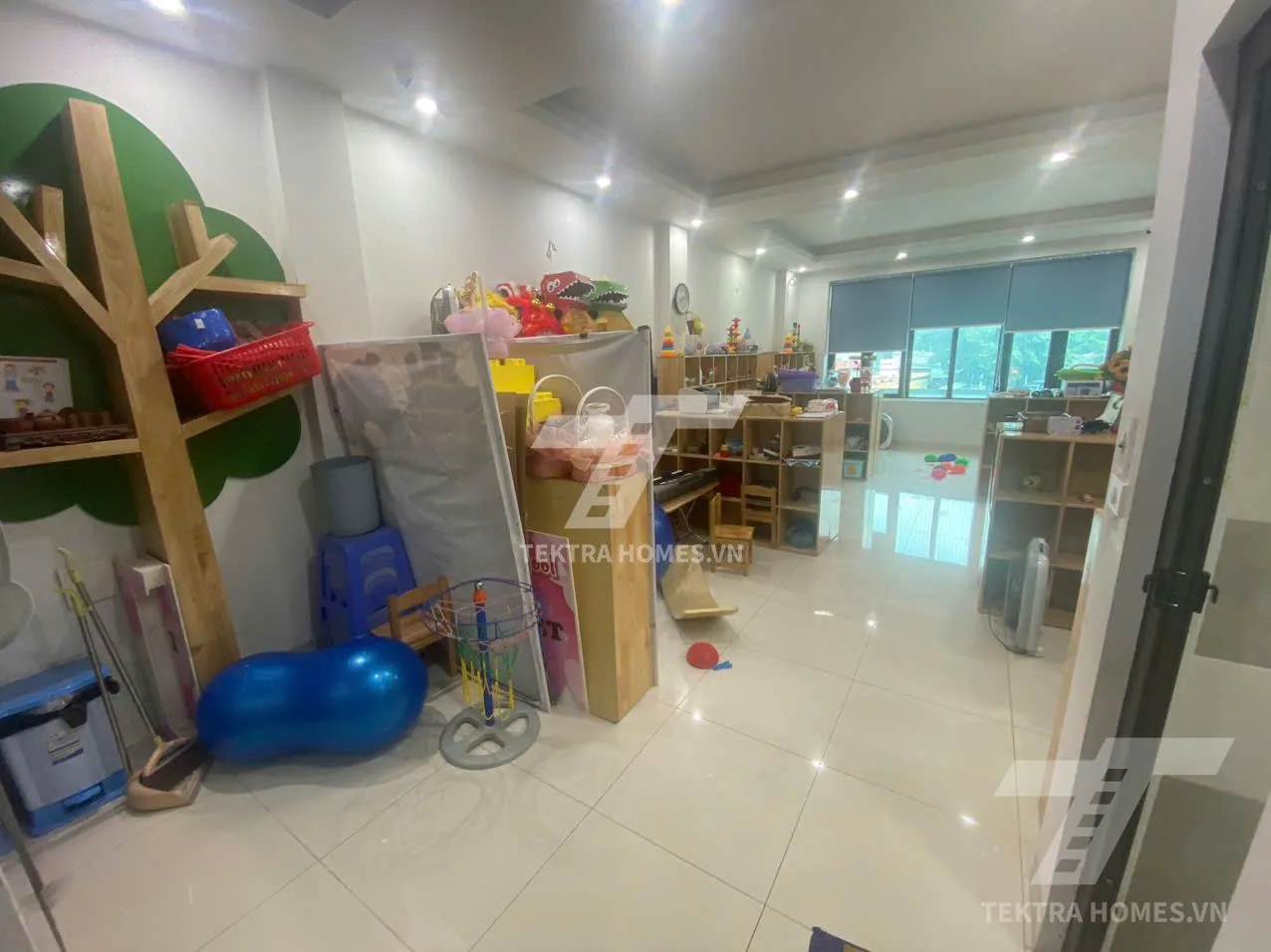 Không gian 2 tại Cho thuê nguyên căn trục đường Lê Quang Đạo