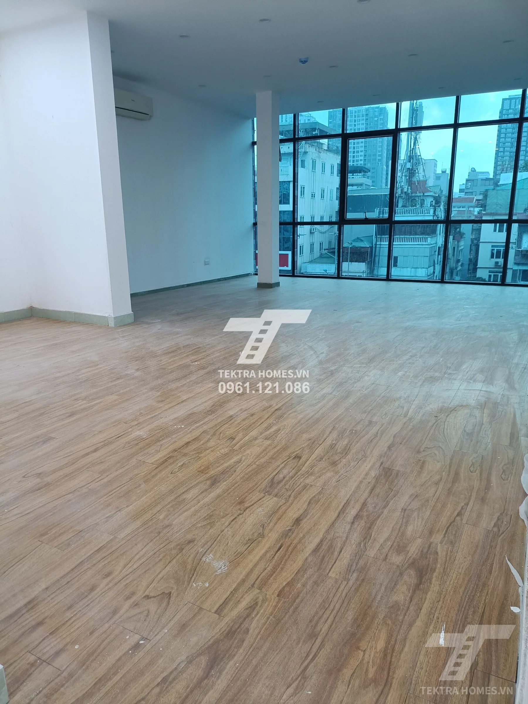 Không gian 4 tại Cho thuê văn phòng mặt đường Yên Lãng