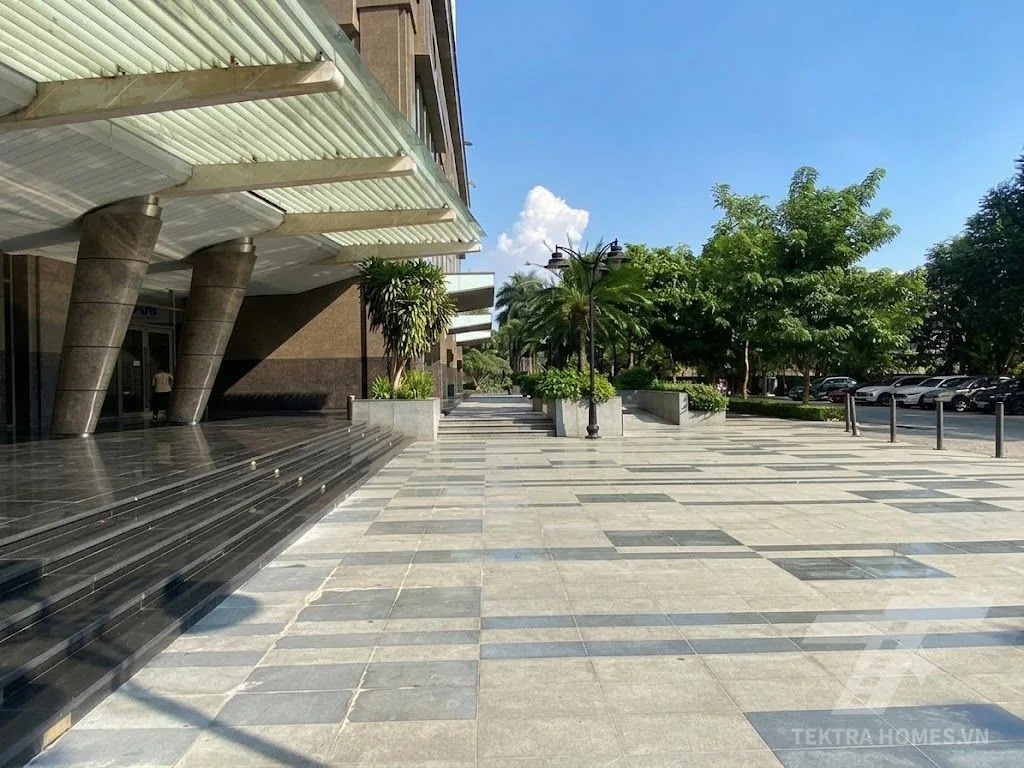 Sảnh ngoài tòa Home City 177 Trung Kính