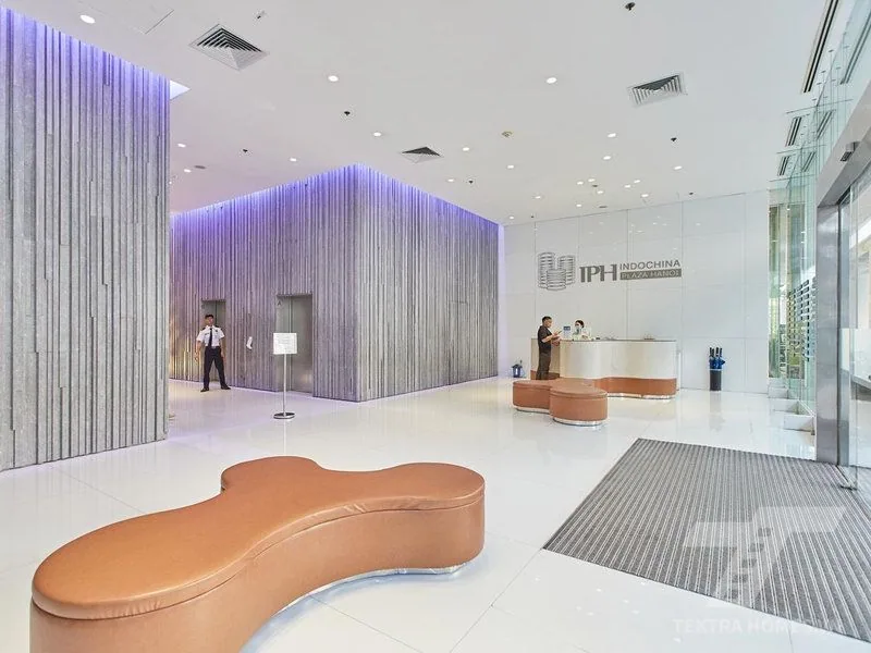 Khu vực lễ tân tòa văn phòng Indochina Plaza (IPH) 241 Xuân Thủy