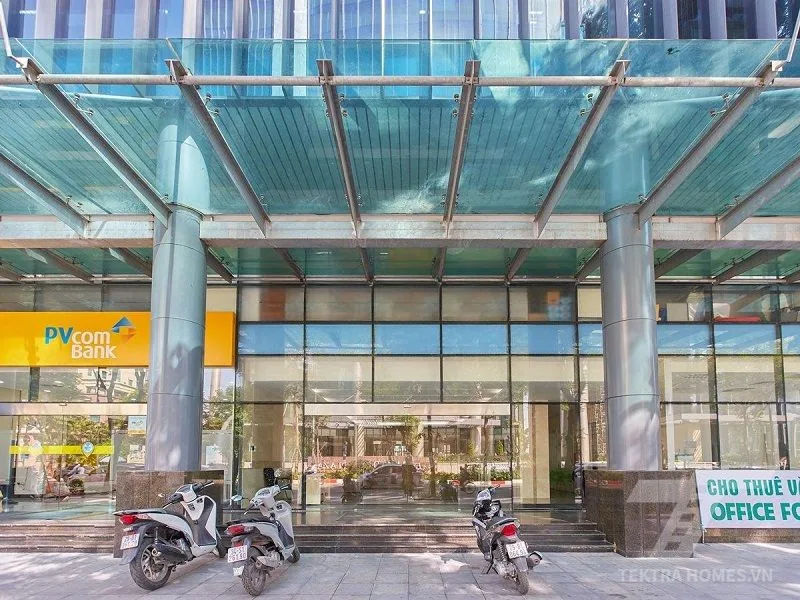 Sảnh trước tòa SISC Tower 71 Láng Hạ