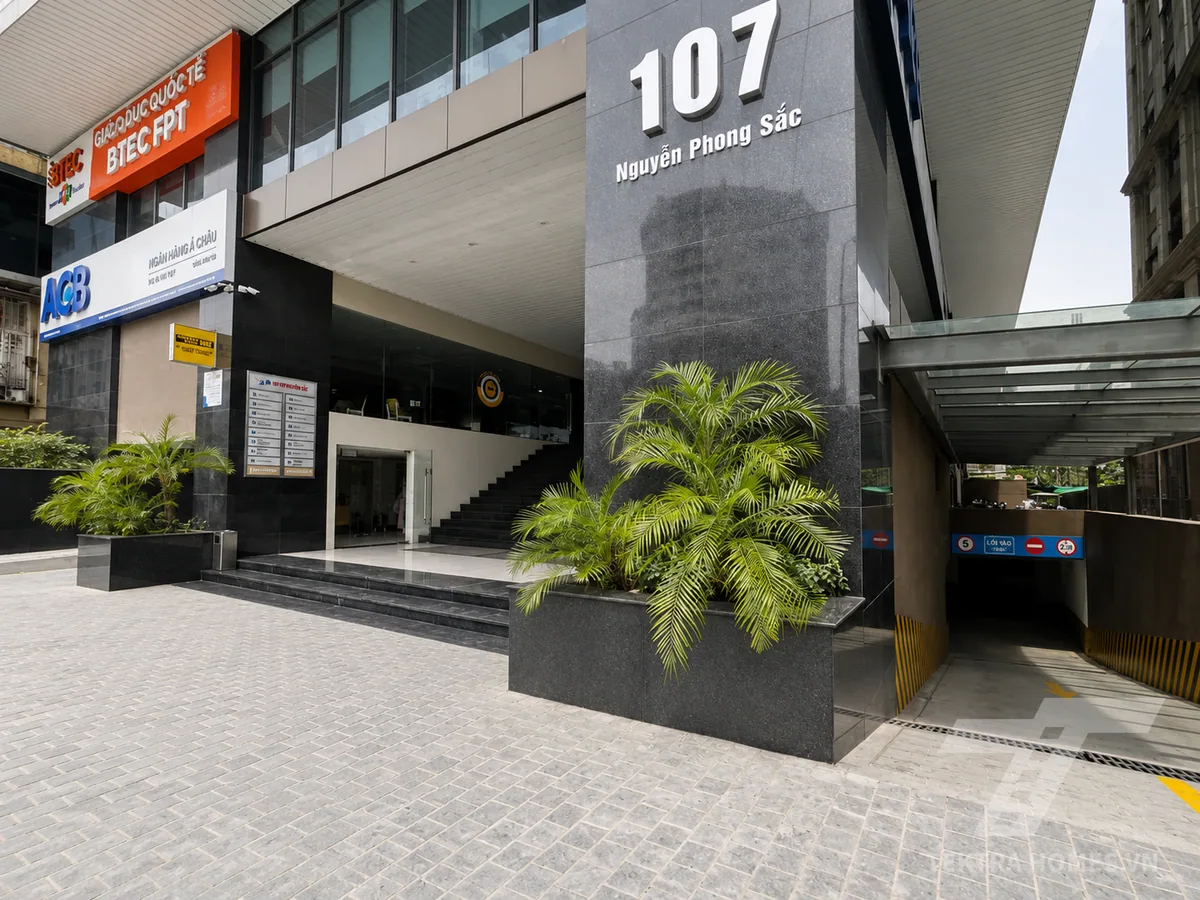 Lối xuống hầm tòa  Detech Tower2 107 Nguyễn Phong Sắc