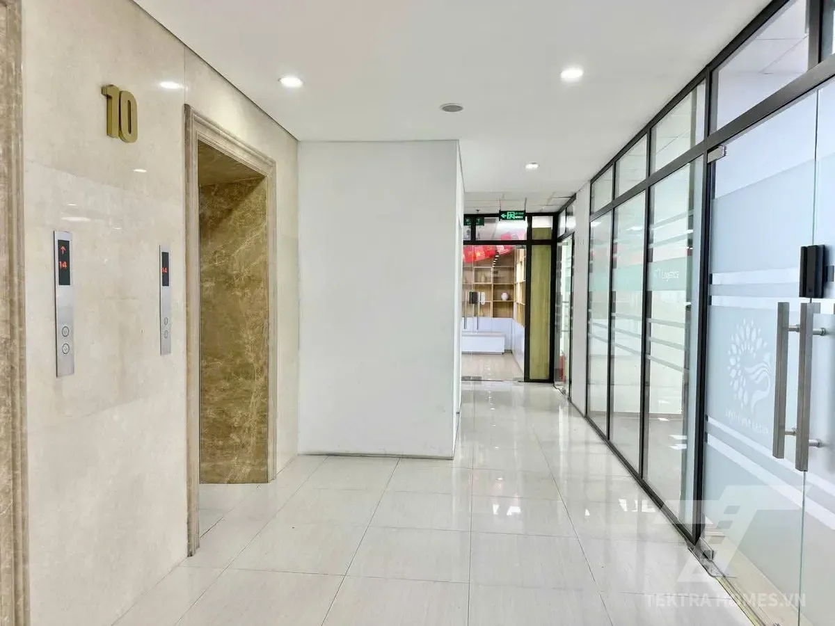 Lối hành lang tòa Sao Mai Builing 19 Lê Văn Lương