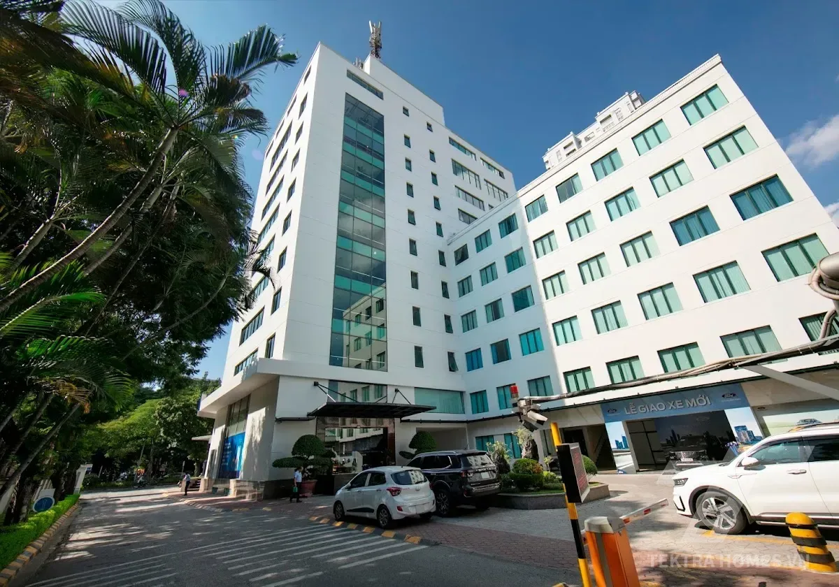 Toàn cảnh mặt ngoài tòa IDMC Láng Hạ Building 105 Láng Hạ