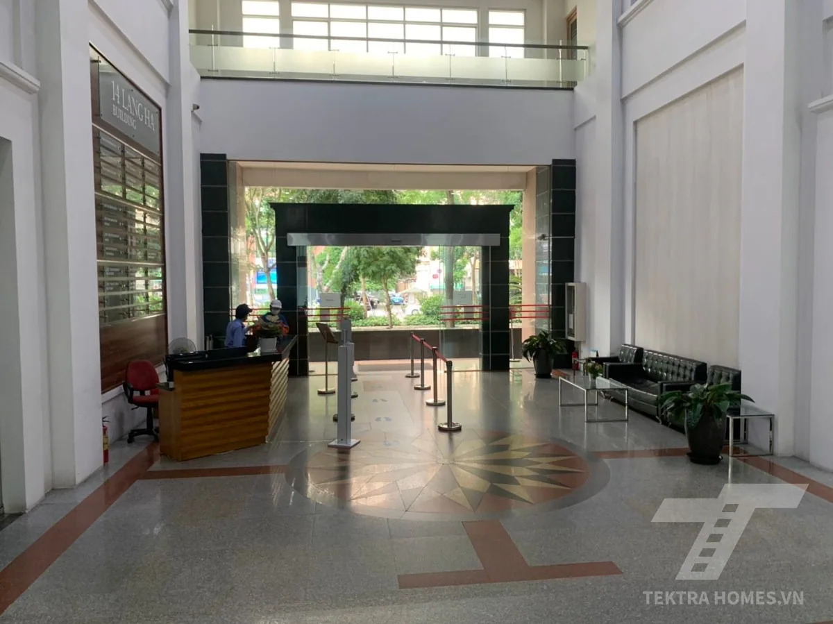Sảnh tòa văn phòng 14 Láng Hạ