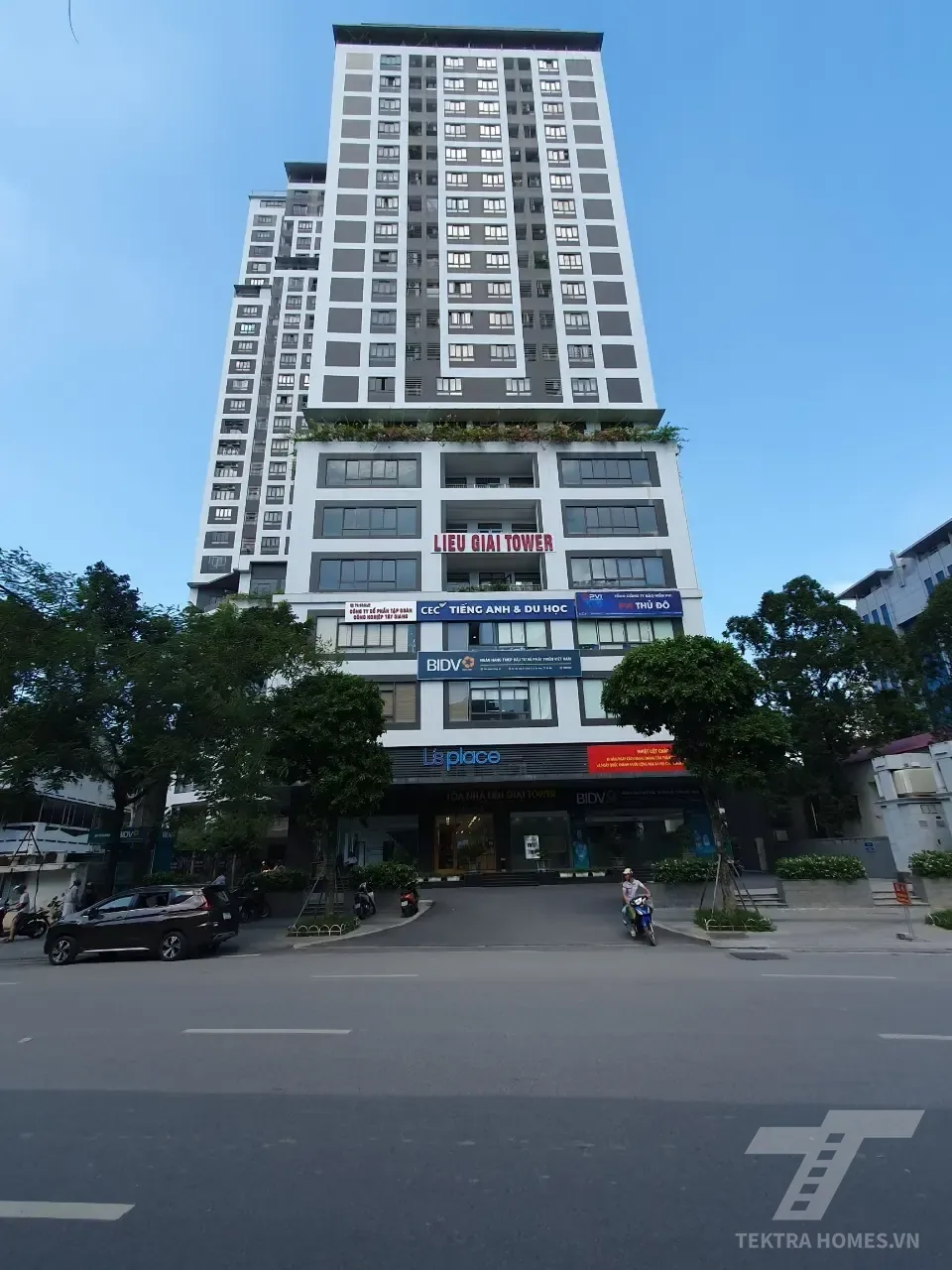 Toàn cảnh mặt trước tòa Liễu Giai Tower 25 Lê Văn Lương