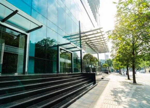 Mặt sảnh chính tòa Discovery Central 67 Trần Phú