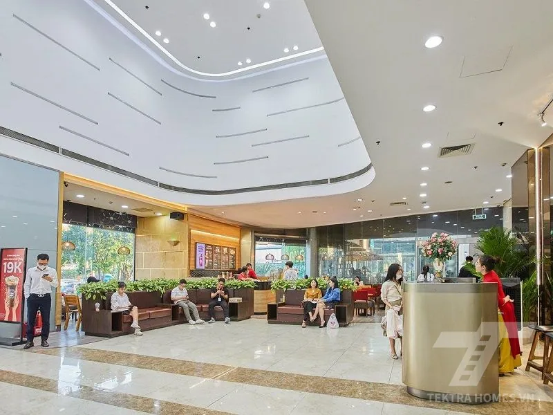Khu vực quầy lễ tân tòa nhà Rox Tower 54A Nguyễn Chí Thanh