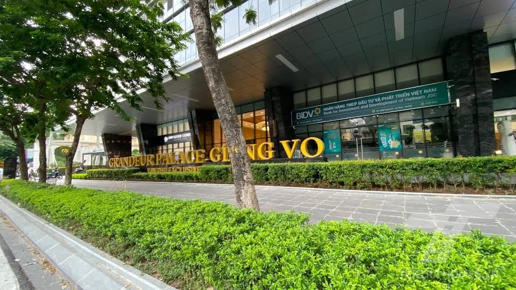 Mặt ngoài tòa Grandeur Palace 138B Giảng Võ