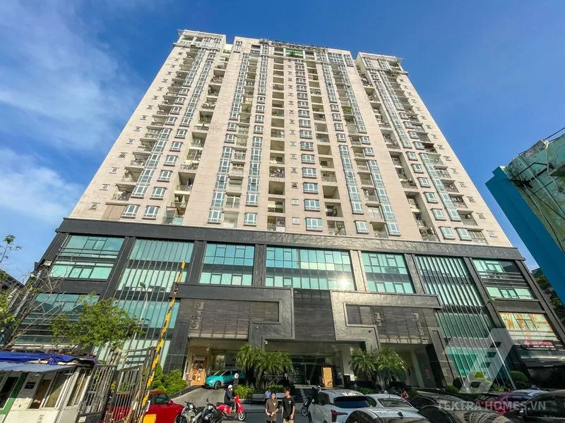 Mặt trước tòa GPI Building 170 Đường La Thành