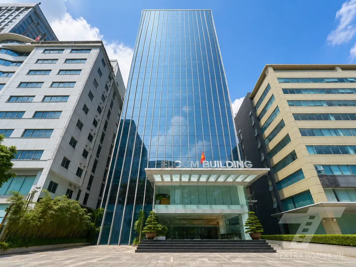 Mặt trước tòa Elcom Building 15 Duy Tân