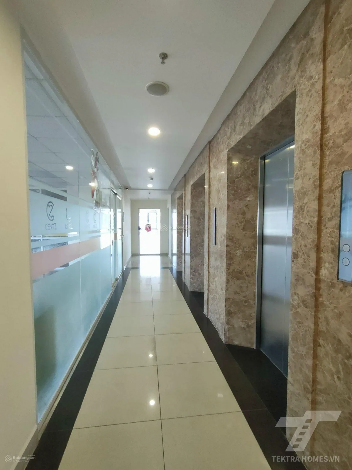 Lối hành lang văn phòng tòa VP1 VP2 Sun Square 21 Lê Đức Thọ