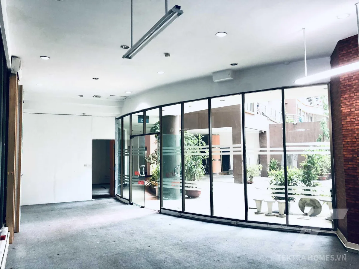 Lối hành lang tòa Pan Horizon 117 Xuân Thủy
