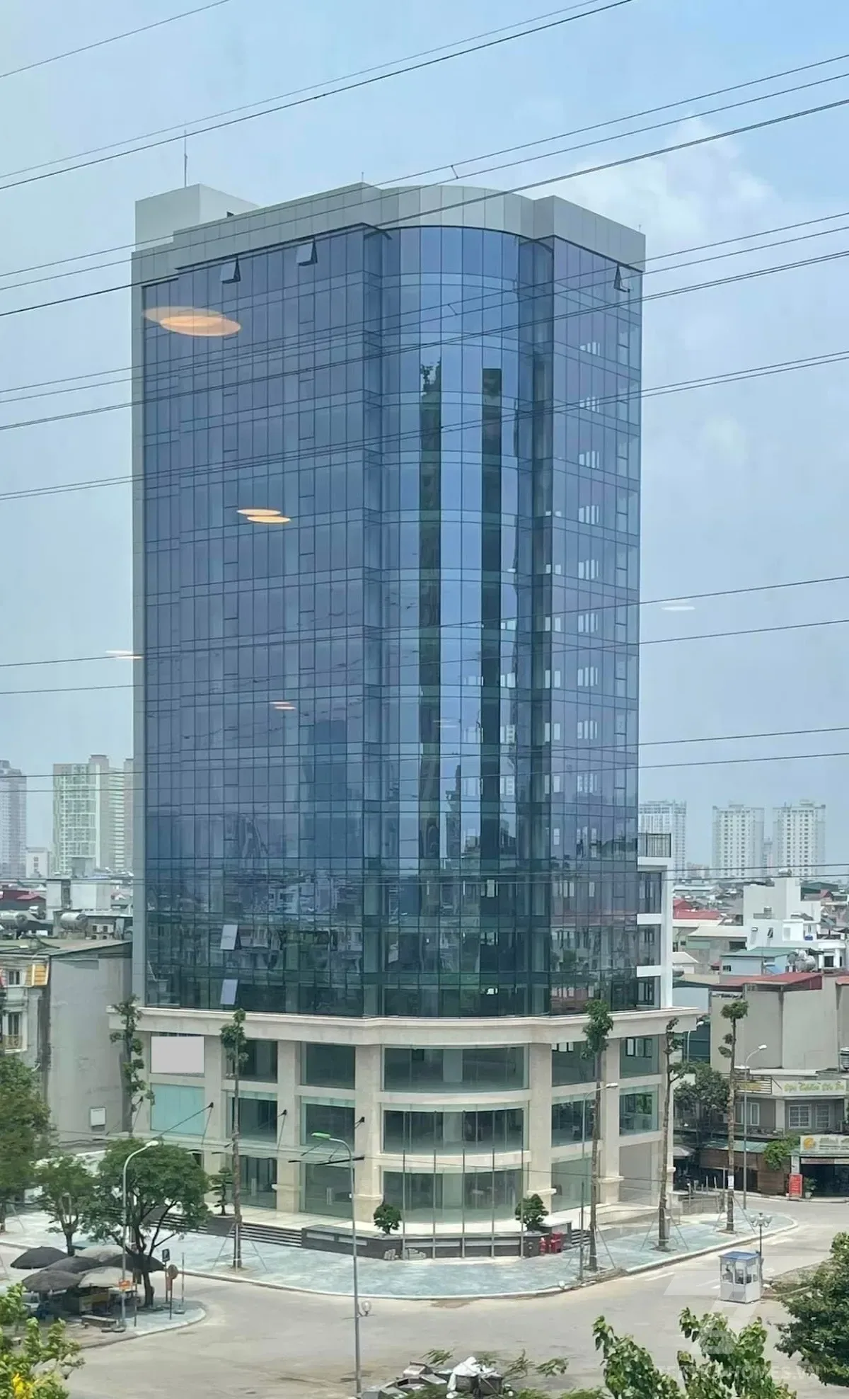 Toàn cảnh văn phòng tòa Vạn Phúc Building